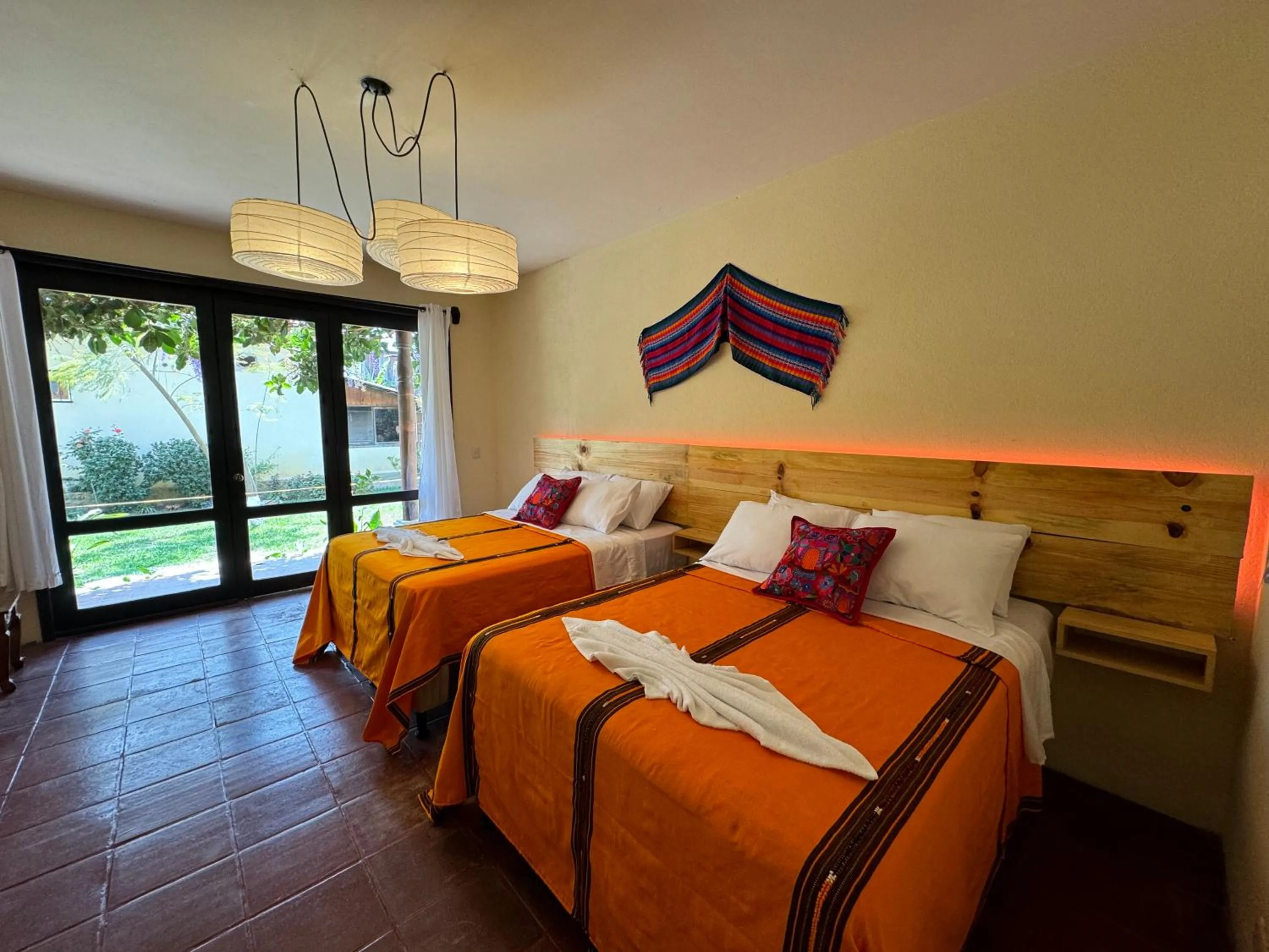 Twin Room in Oasis Panajachel