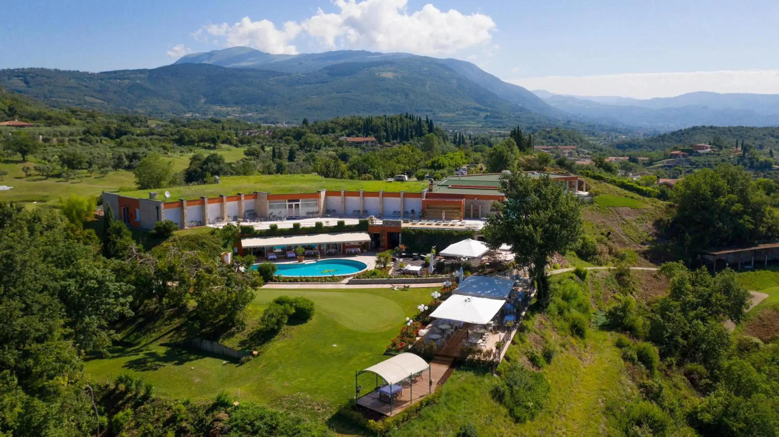 Property building, Bird's-eye View in Golf Cà Degli Ulivi