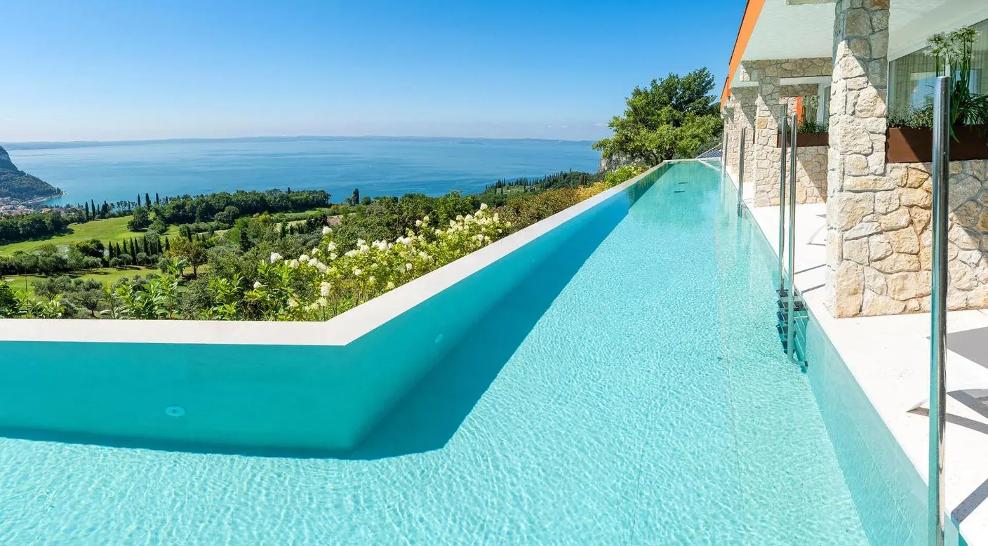 Lake view, Balcony/Terrace in Golf Cà Degli Ulivi