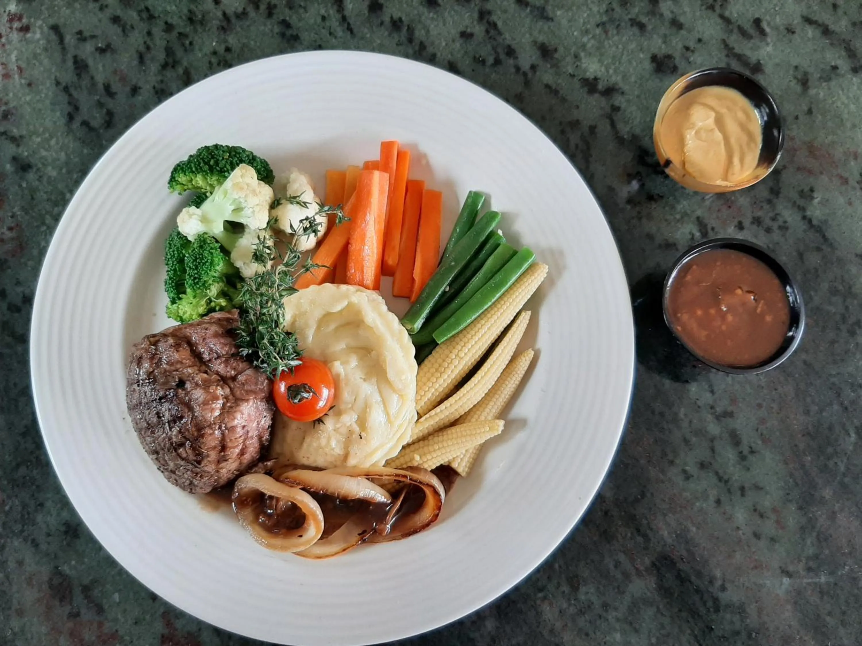 Food and drinks in Private Villas of Bali