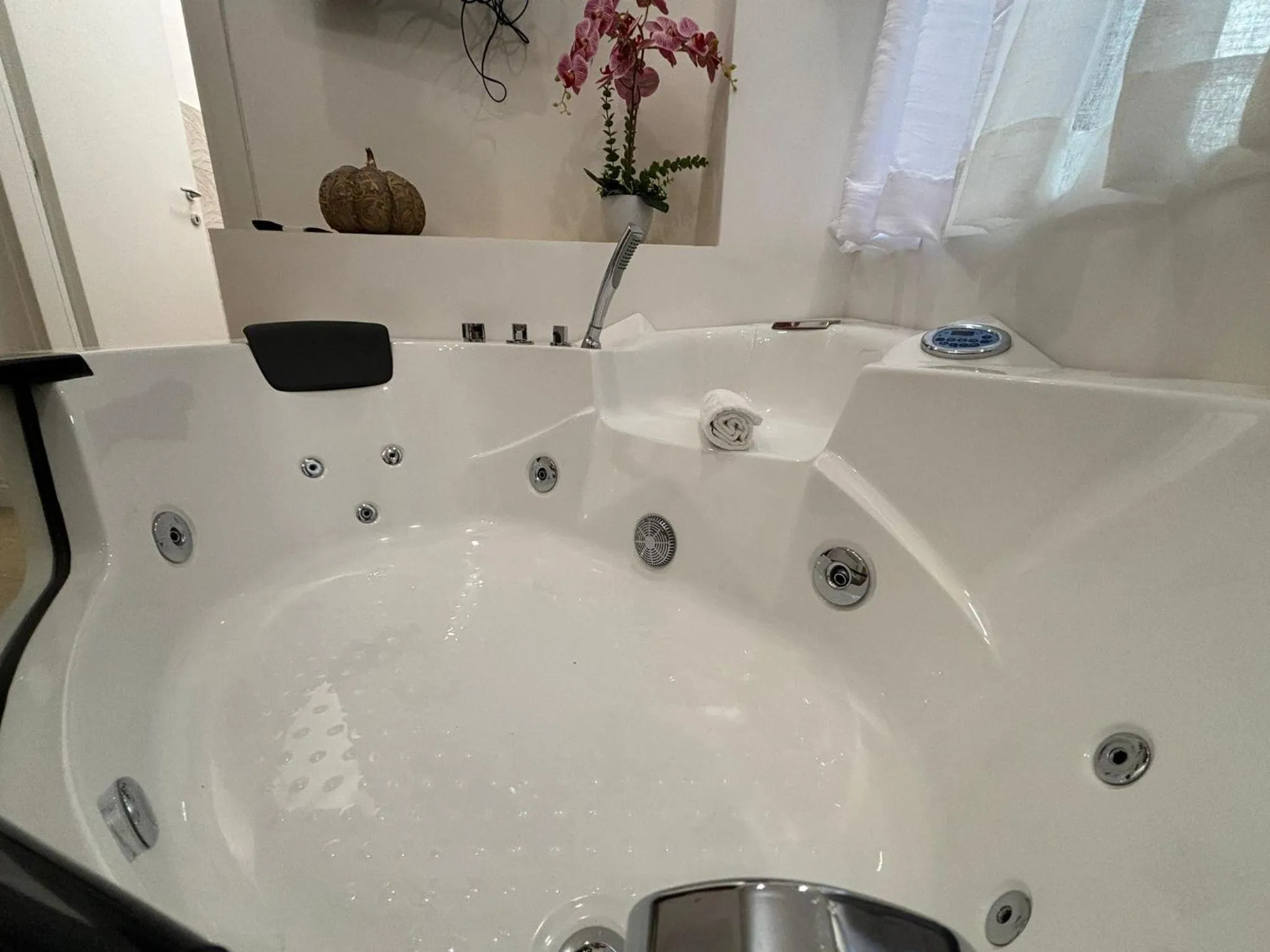 Hot Tub in Mami Guest House Rome Vatican St Peters