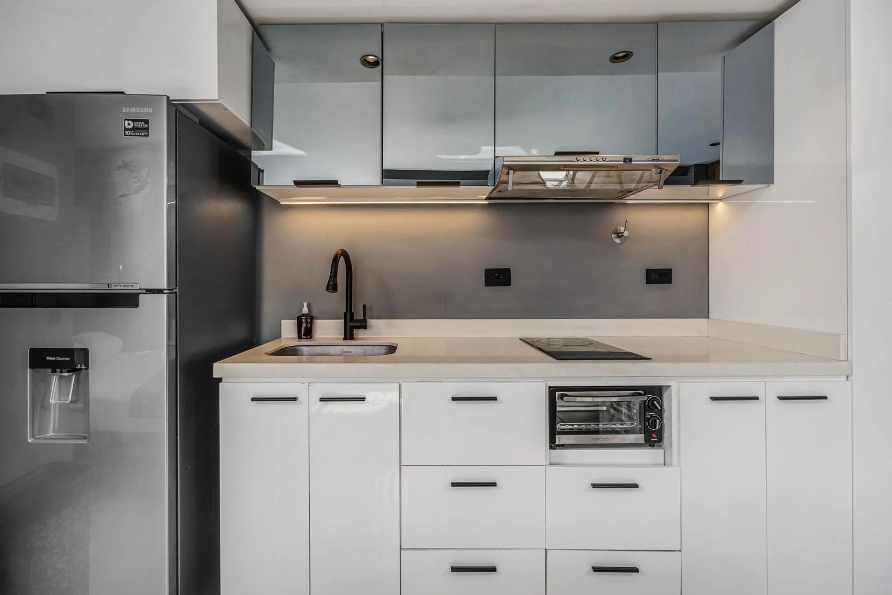 Deluxe One-Bedroom Apartment in Apartamentos Oslo Tesoro by HOUSY