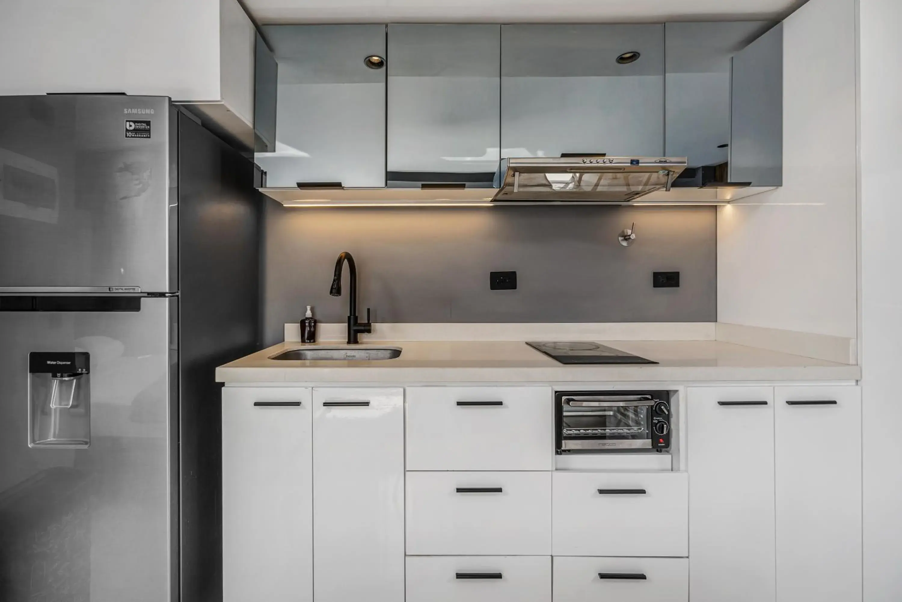 Deluxe One-Bedroom Apartment in Apartamentos Oslo Tesoro by HOUSY Deluxe One-Bedroom Apartment in Apartamentos Oslo Tesoro by HOUSY