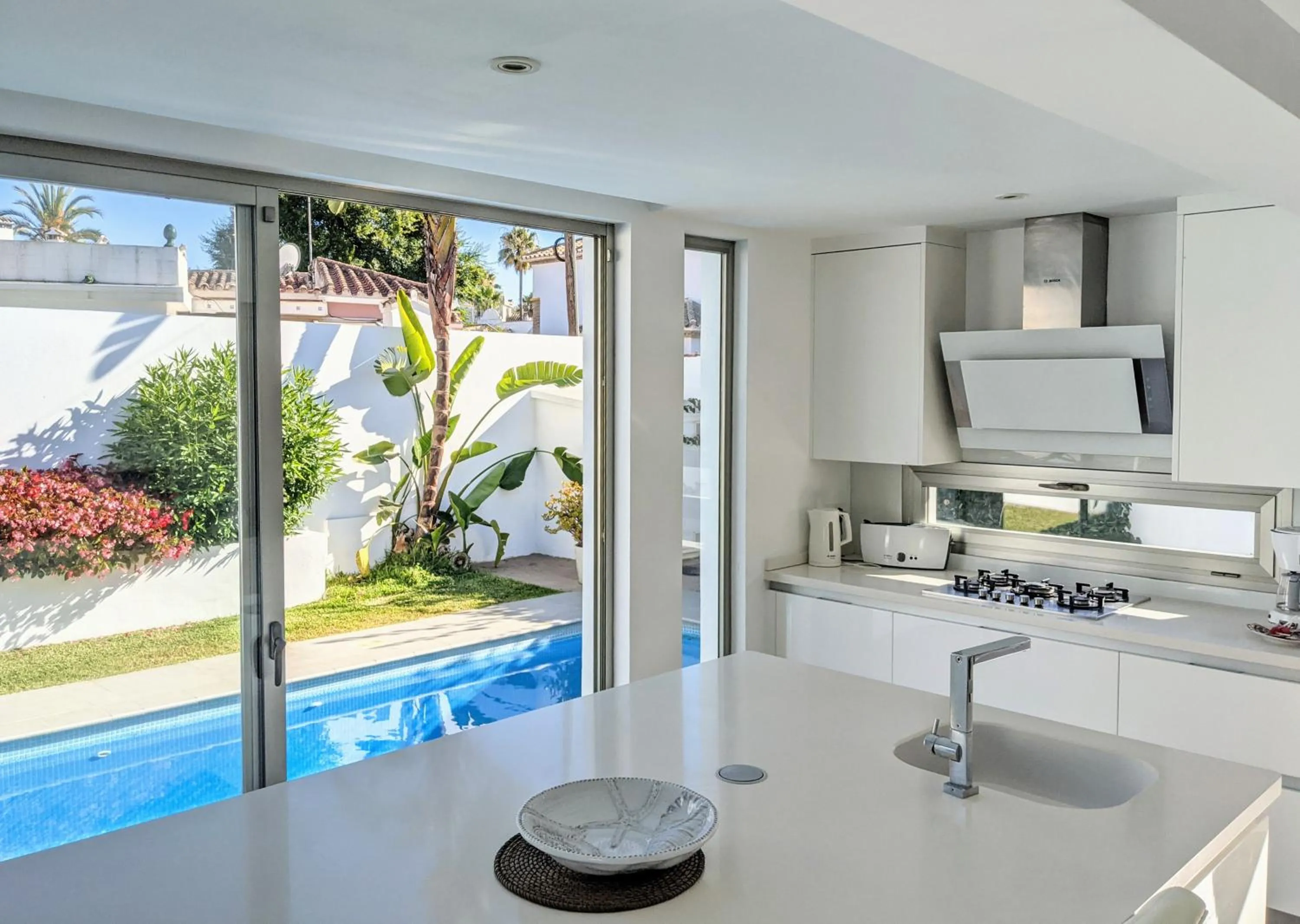 Kitchen or kitchenette in Coral Beach Aparthotel