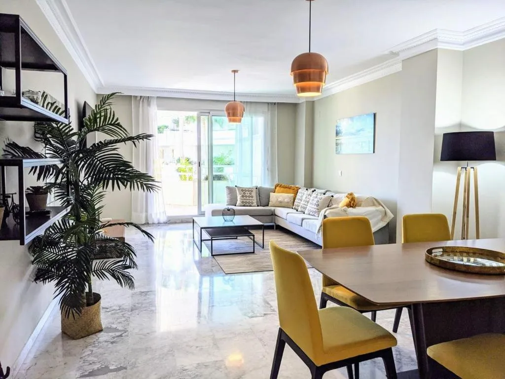 Living room in Coral Beach Aparthotel