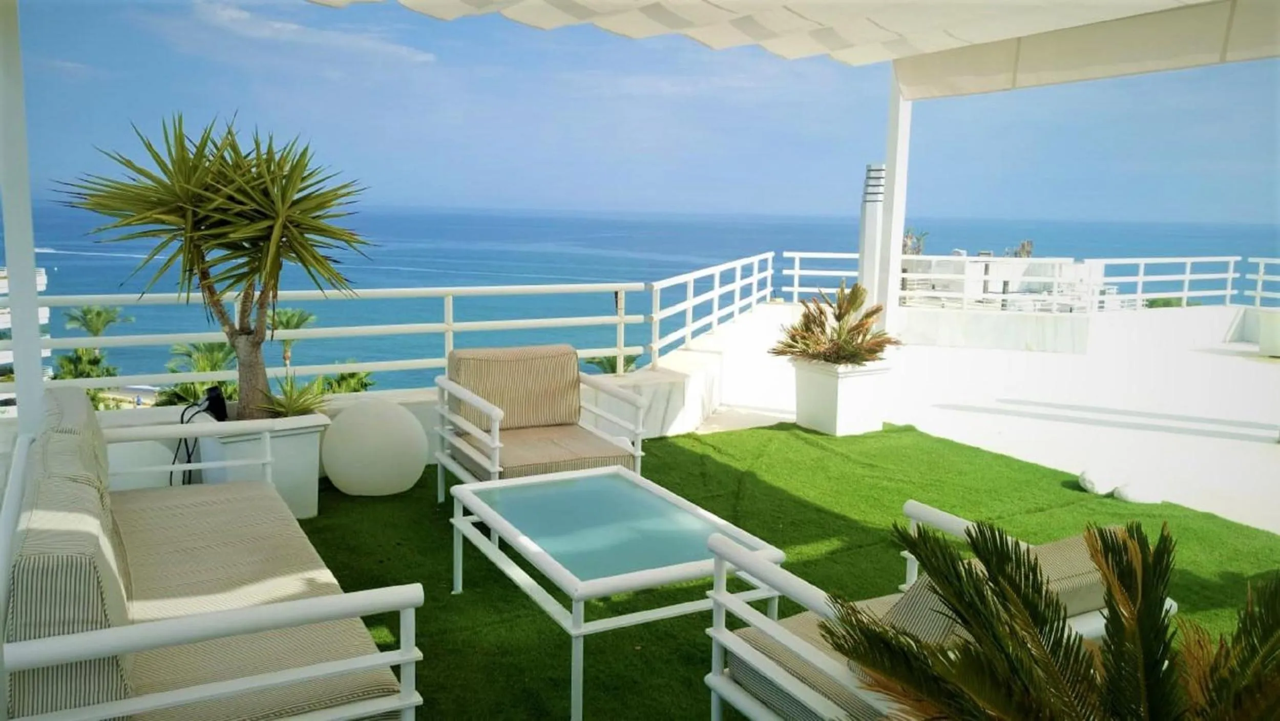 Balcony/Terrace in Coral Beach Aparthotel