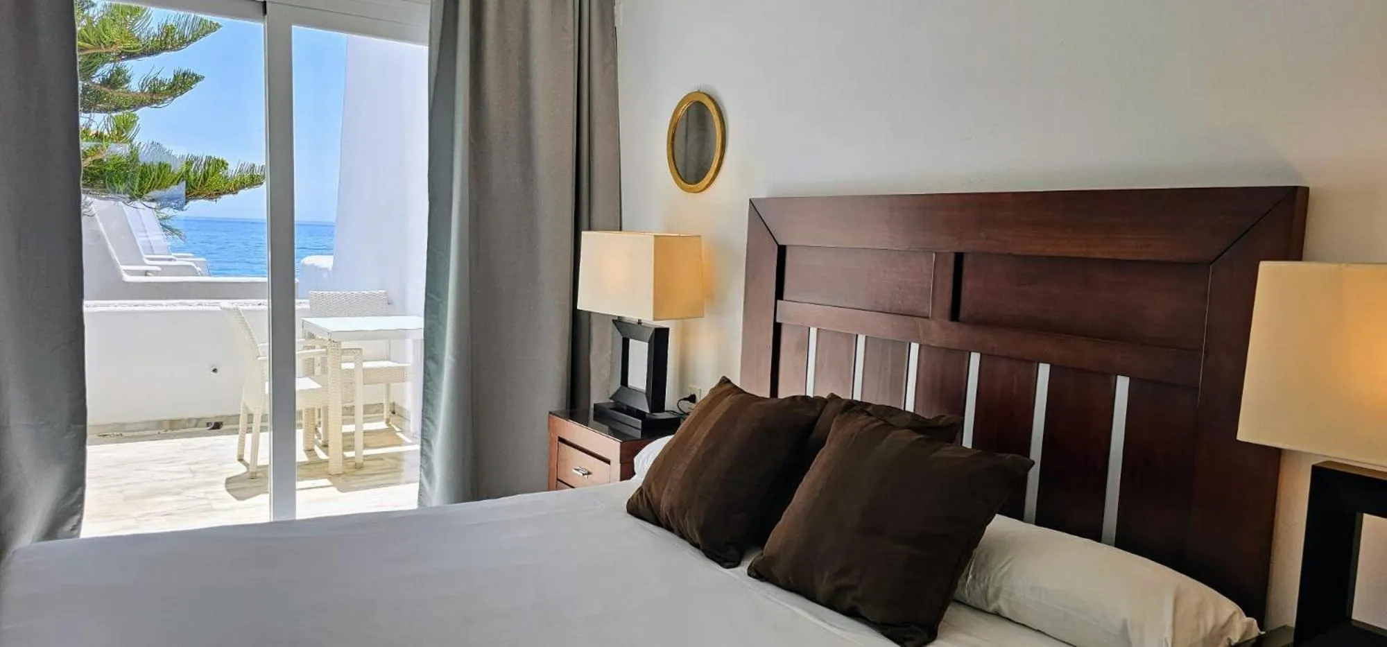 Bedroom, Bed in Coral Beach Aparthotel