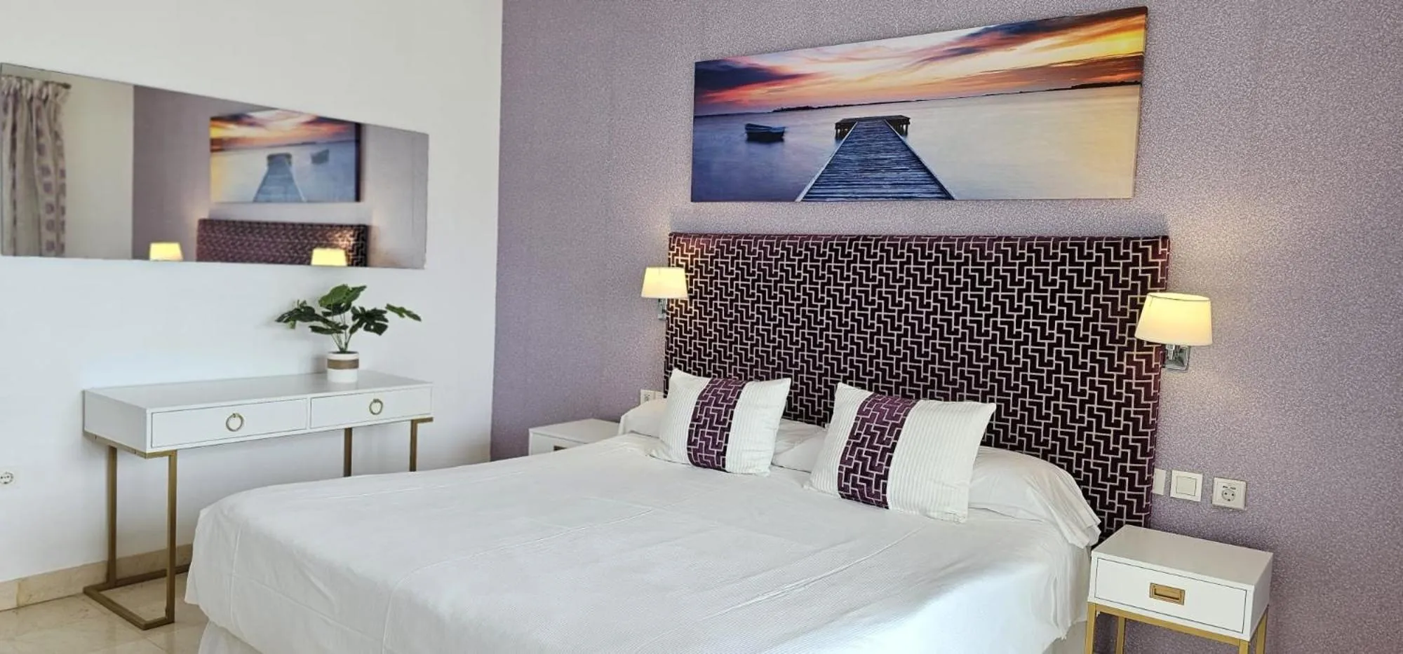 Bedroom, Bed in Coral Beach Aparthotel