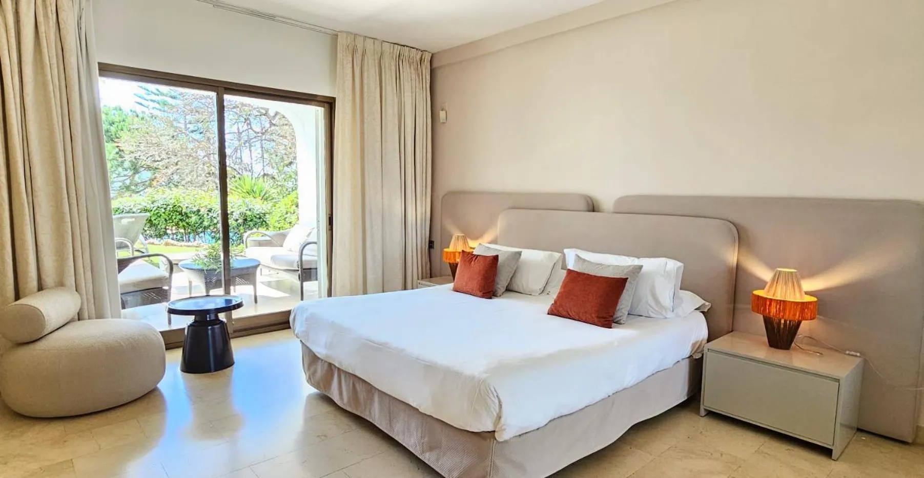 Bedroom, Bed in Coral Beach Aparthotel