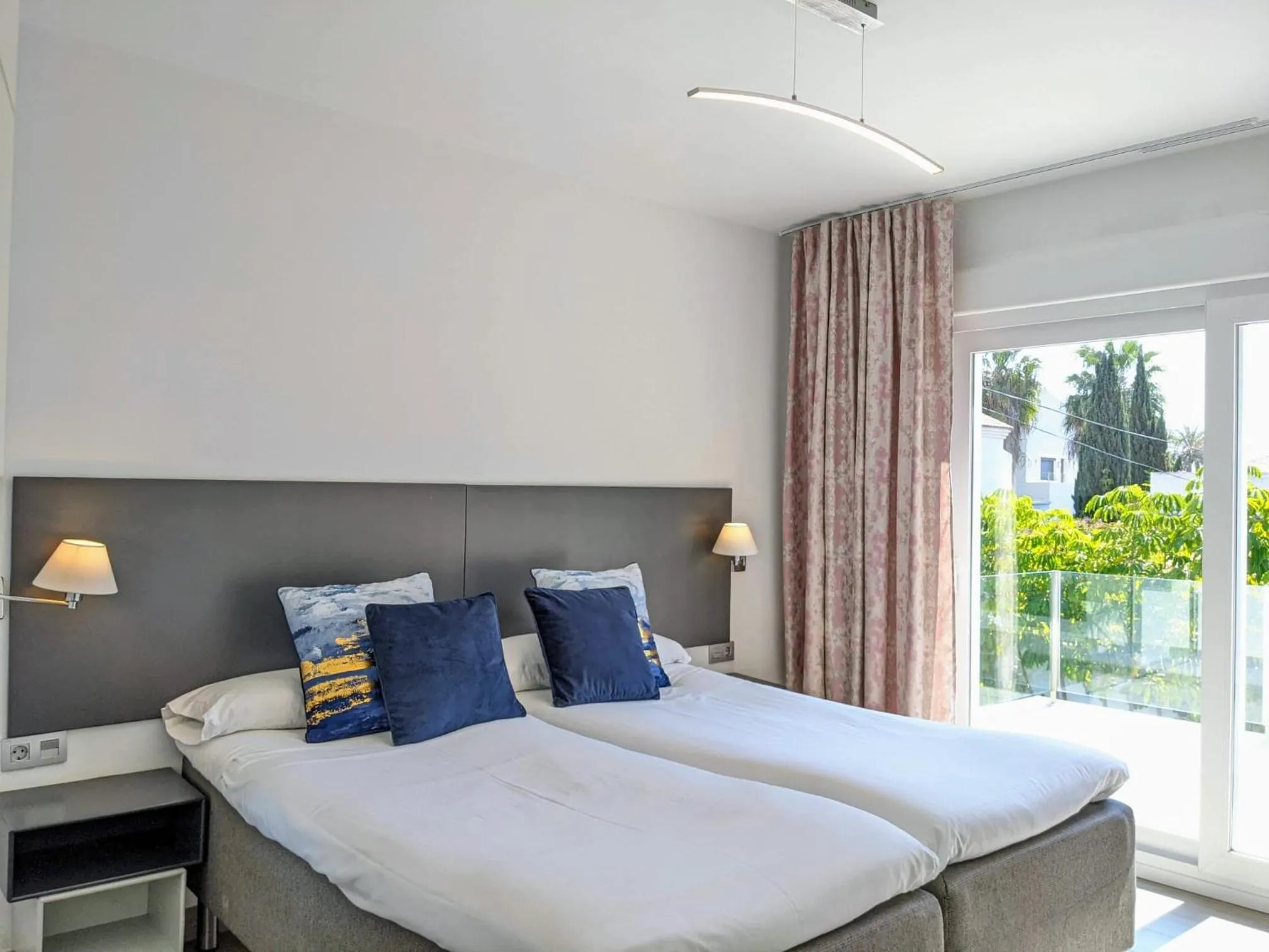 Bedroom, Bed in Coral Beach Aparthotel