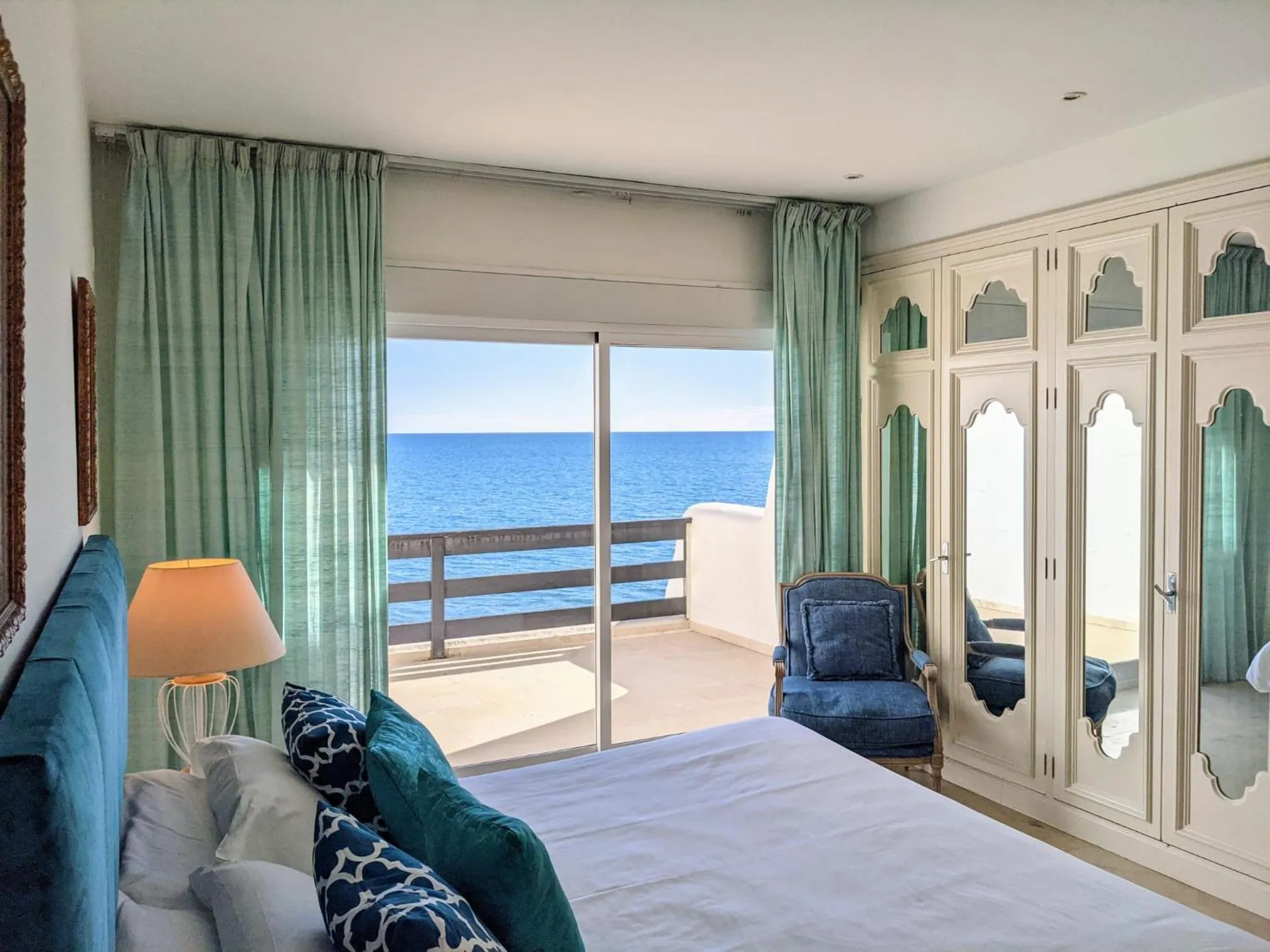 Bedroom, Bed in Coral Beach Aparthotel