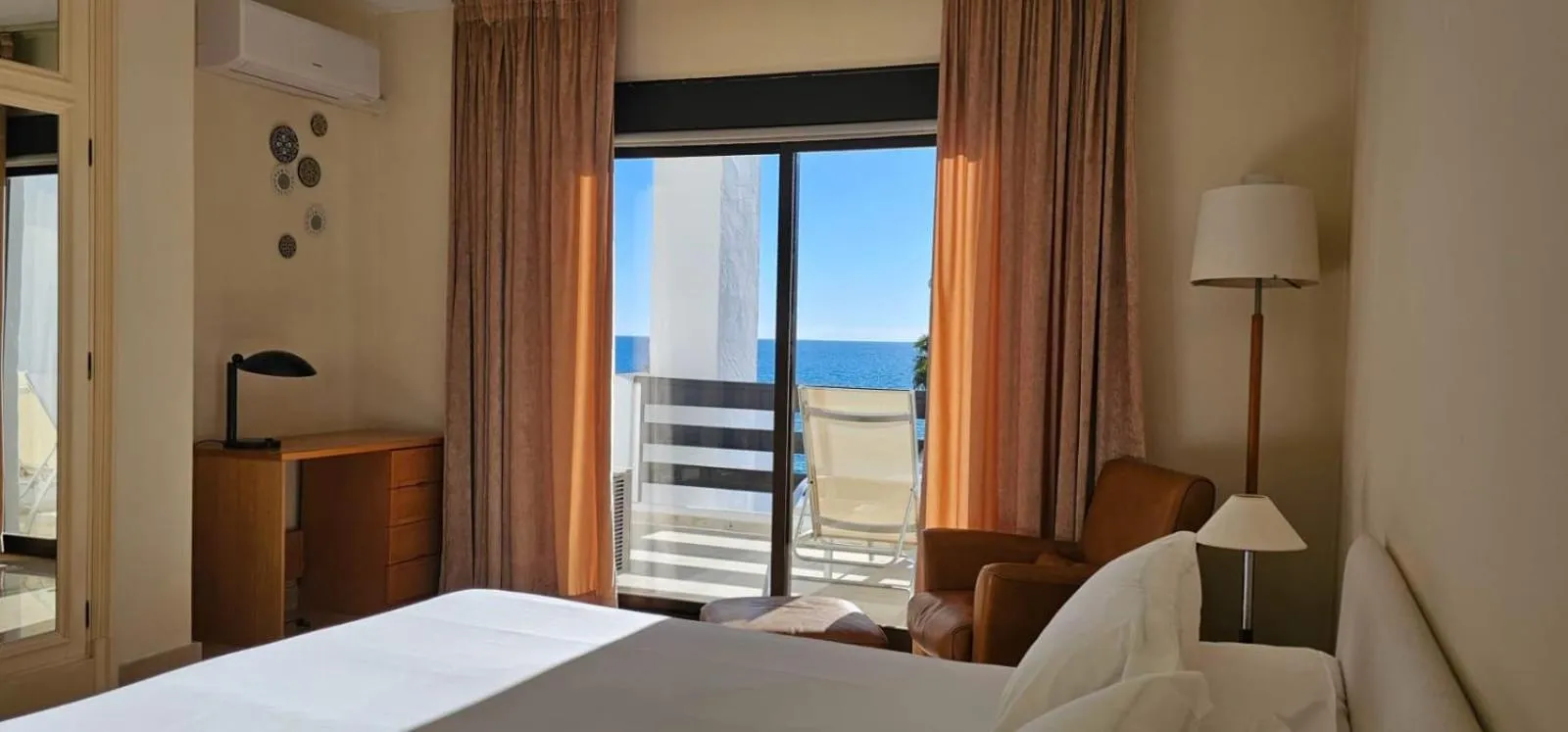 Bedroom, Bed in Coral Beach Aparthotel