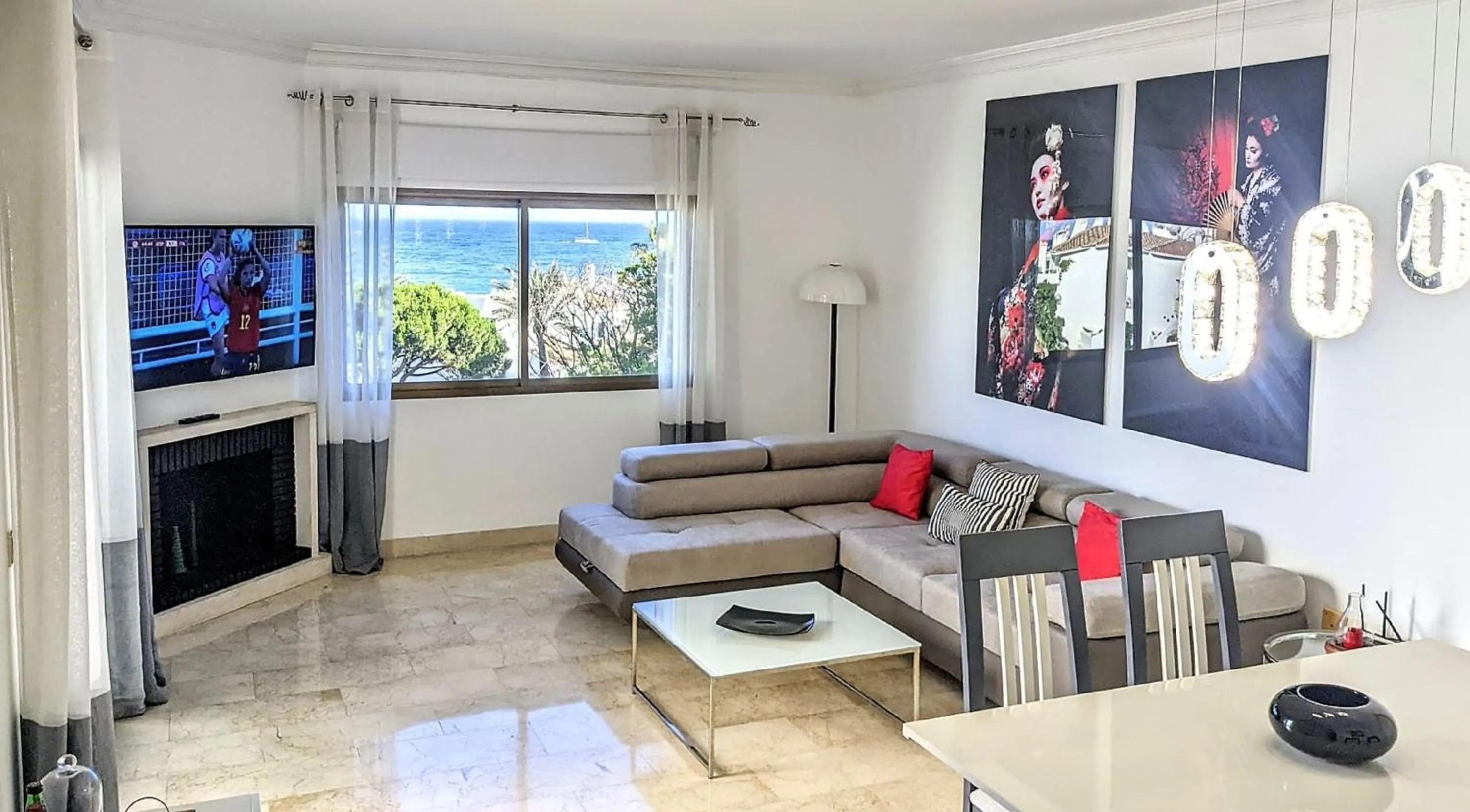 Living room in Coral Beach Aparthotel