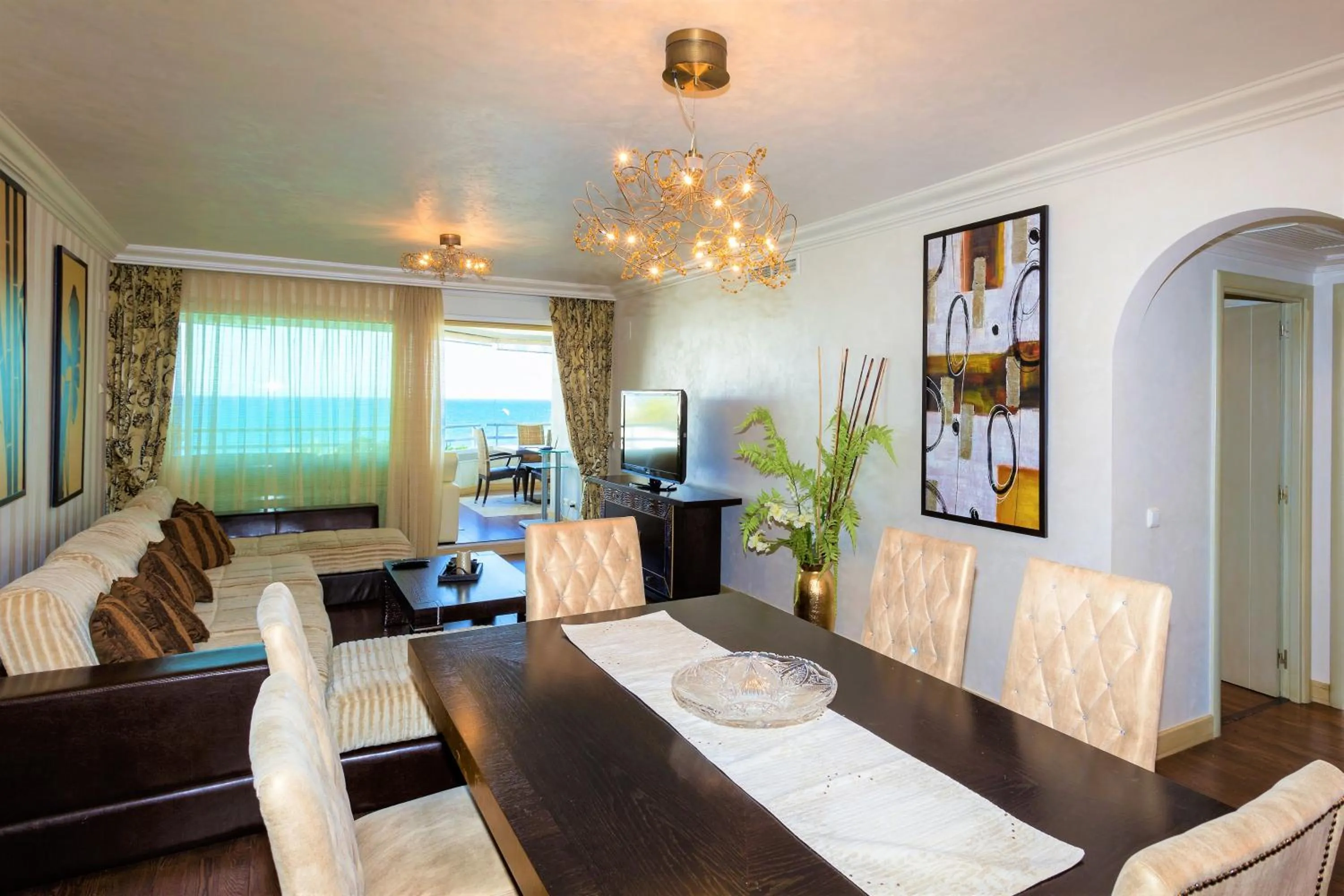 Living room in Coral Beach Aparthotel