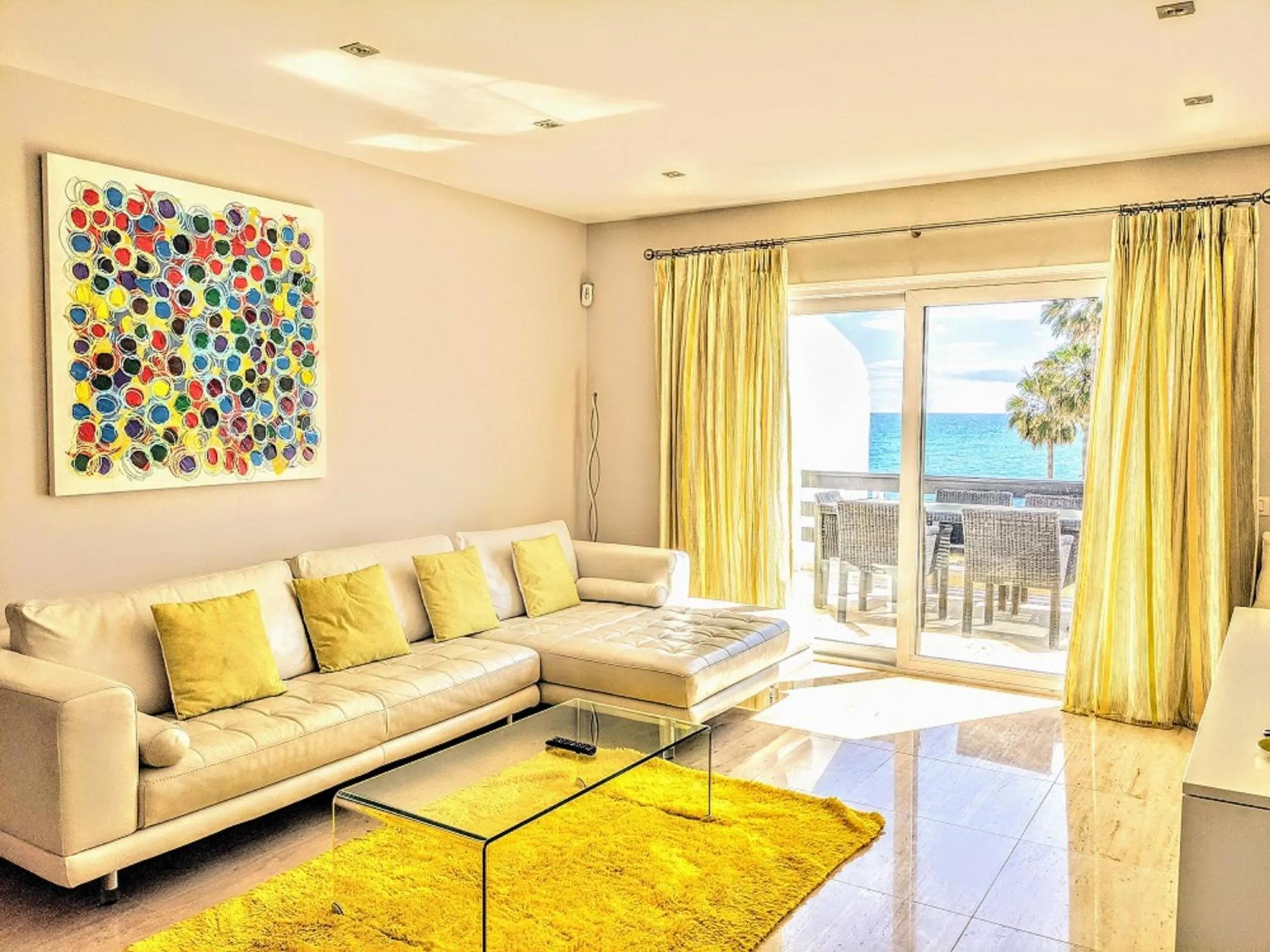 Living room in Coral Beach Aparthotel