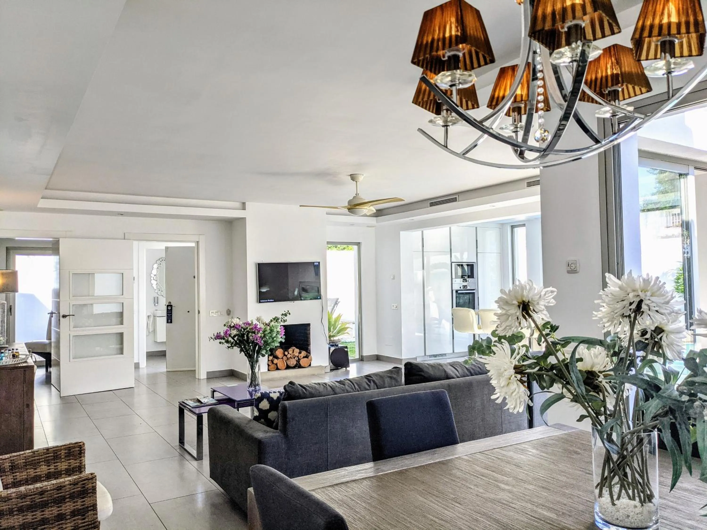 Living room in Coral Beach Aparthotel