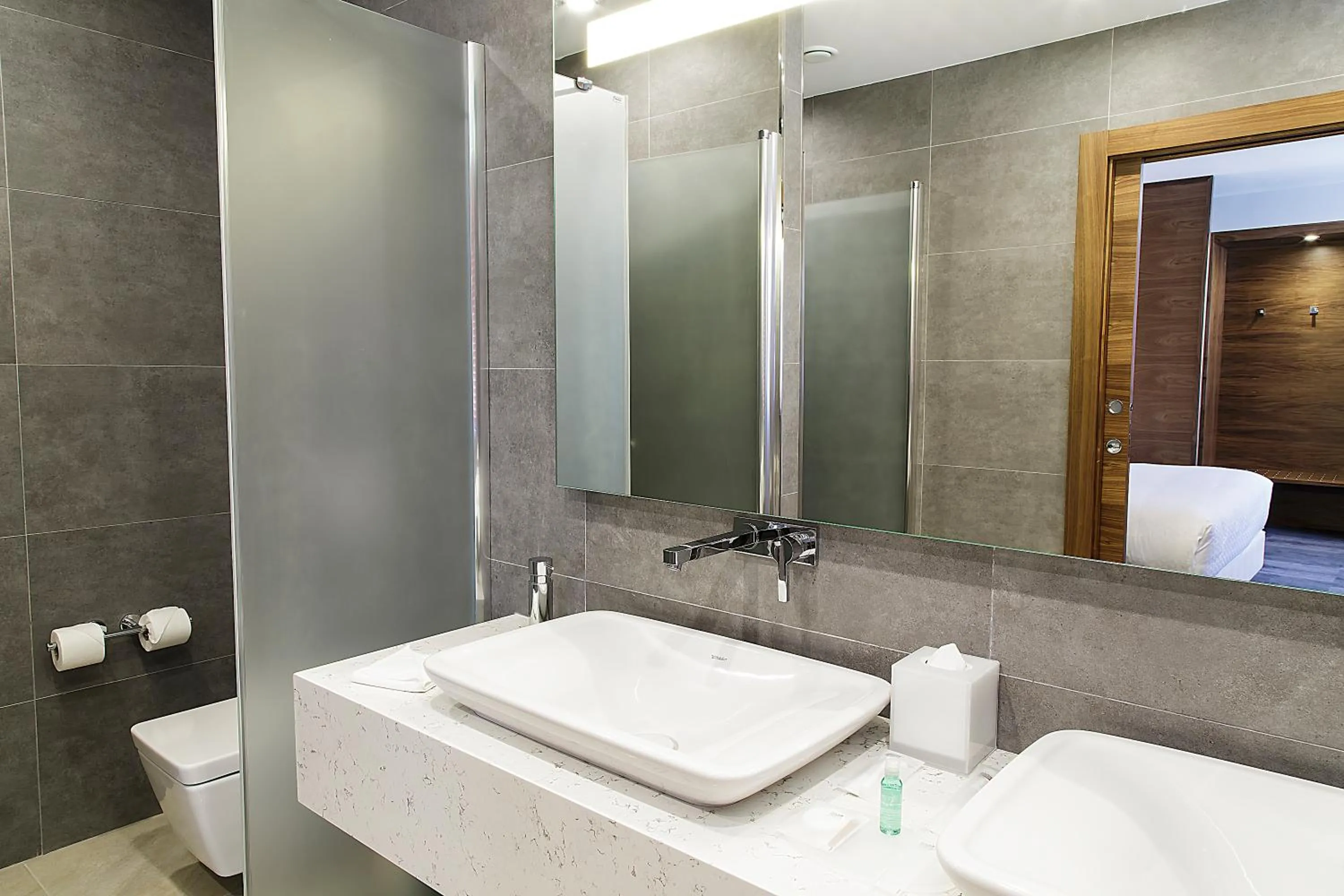 Shower in Bof Hotels Business