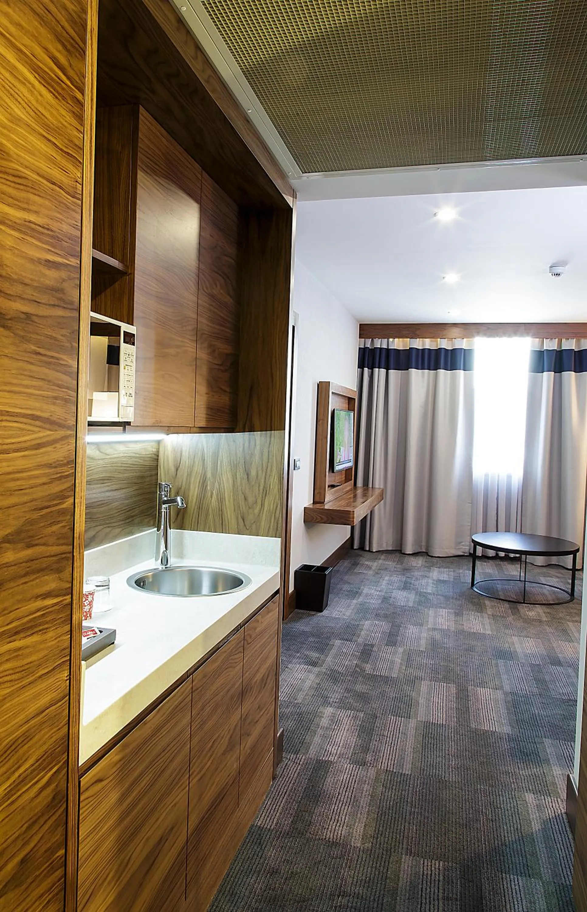 Kitchen or kitchenette in Bof Hotels Business