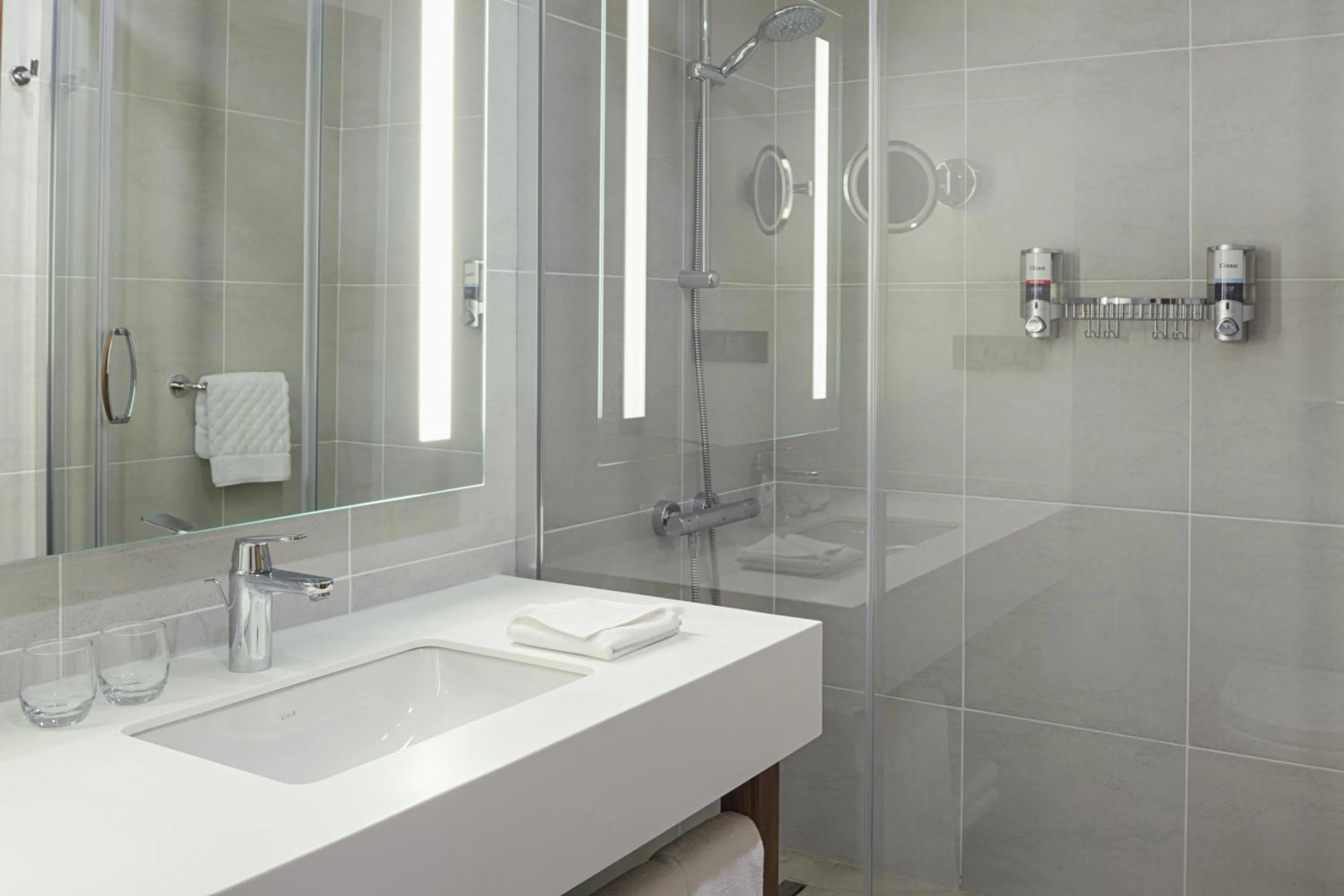 Shower in Bof Hotels Business
