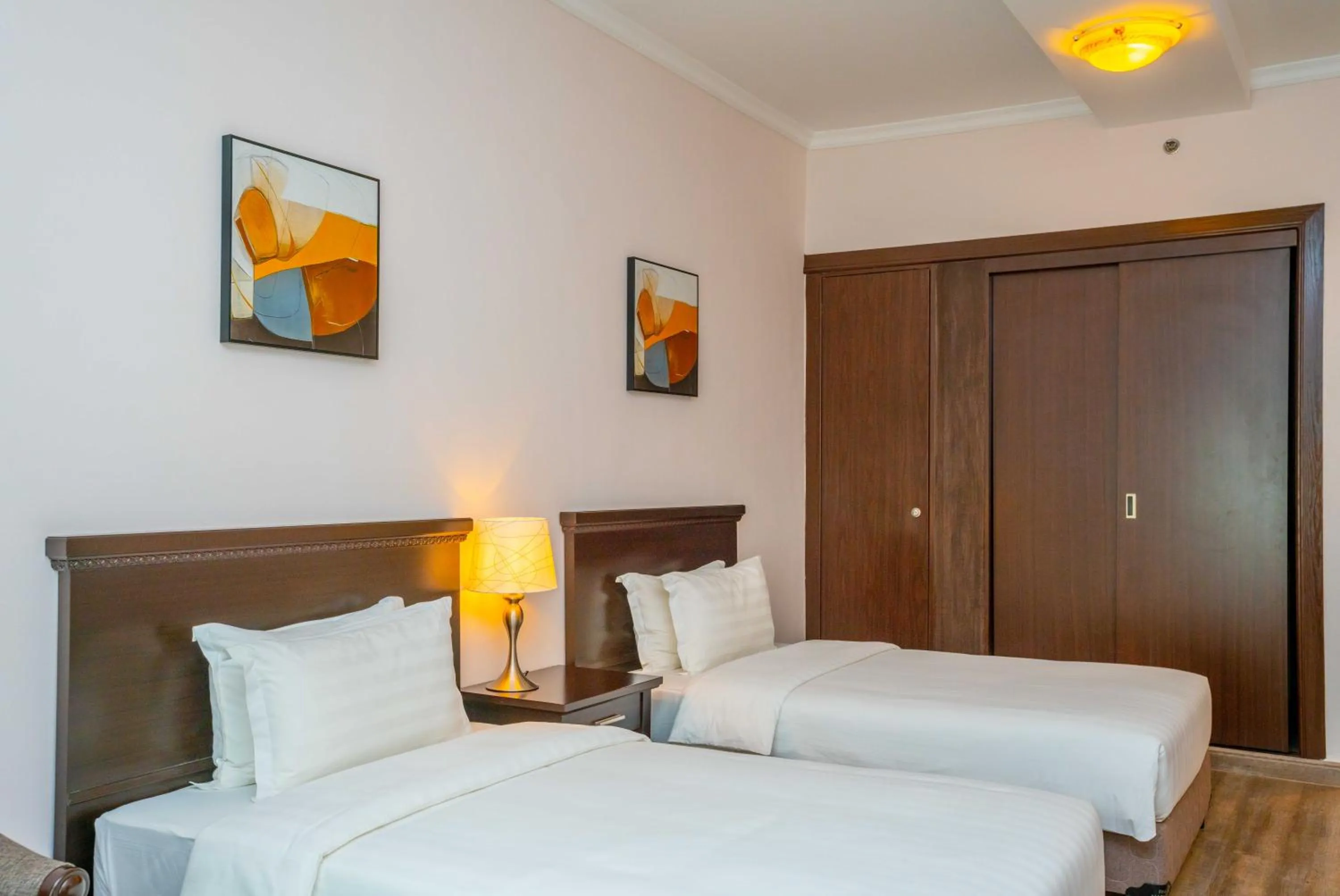 Bedroom, Bed in Ezdan Residence