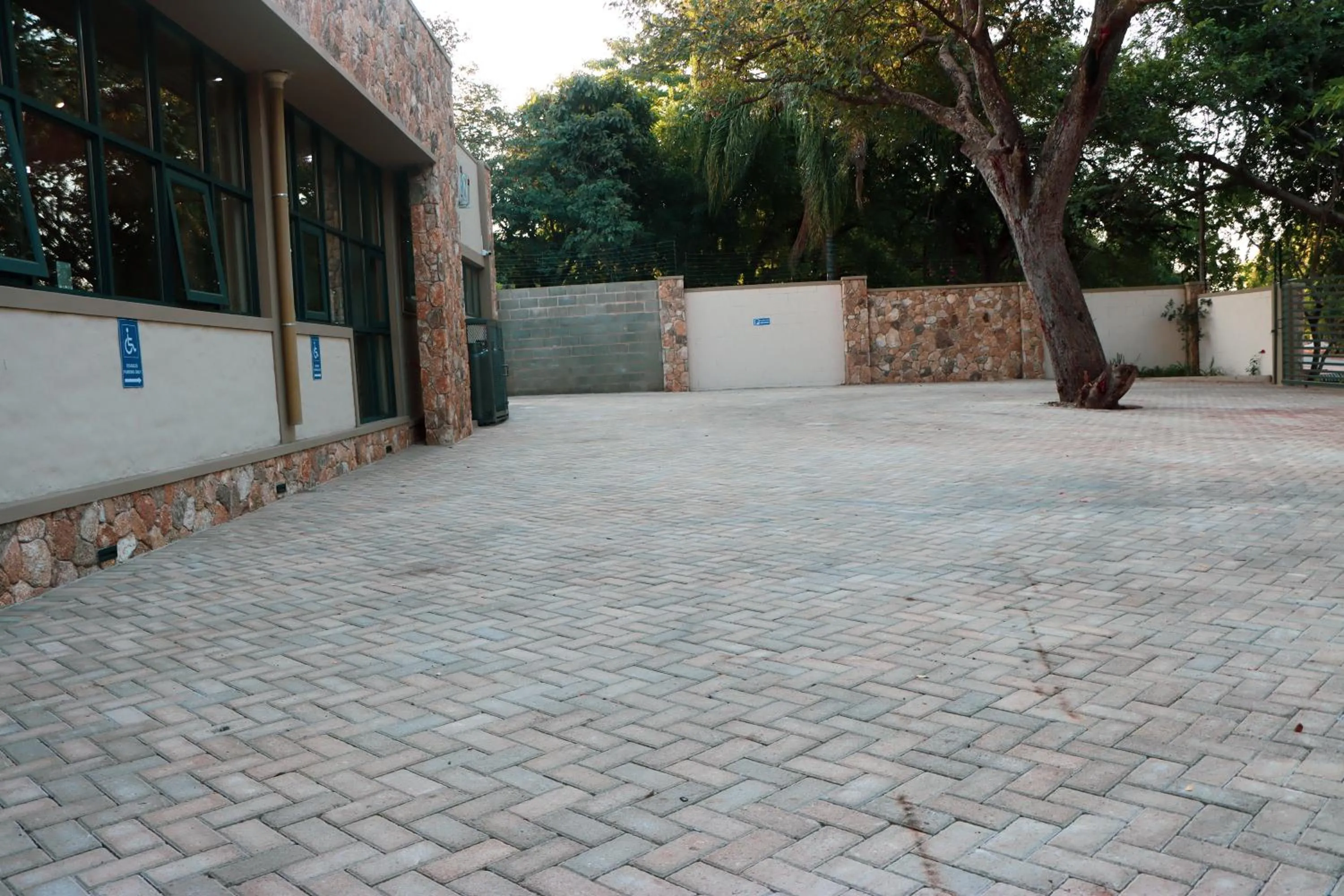 Property building in Savanna68 Hotel