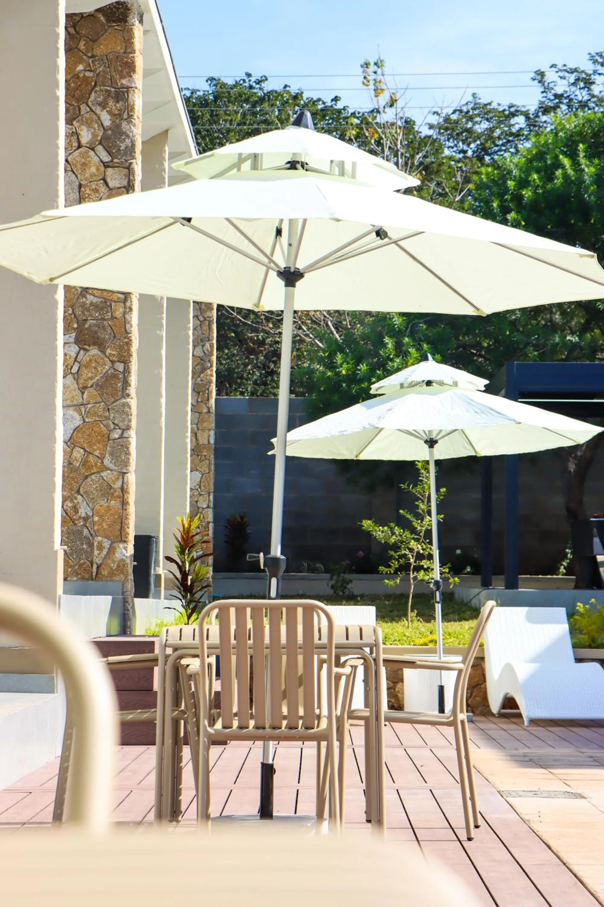 Patio in Savanna68 Hotel