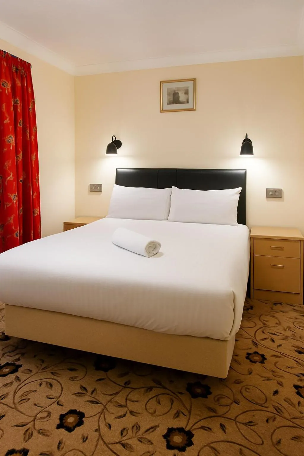 Bedroom, Bed in The Amara Inn