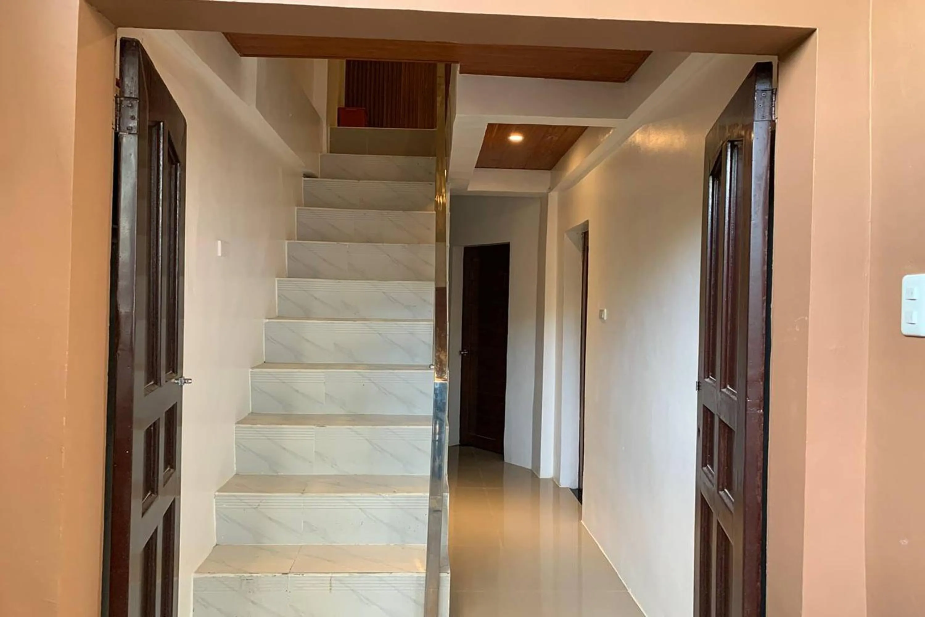 Area and facilities in White-Beach Hideaway Resort Puerto Galera