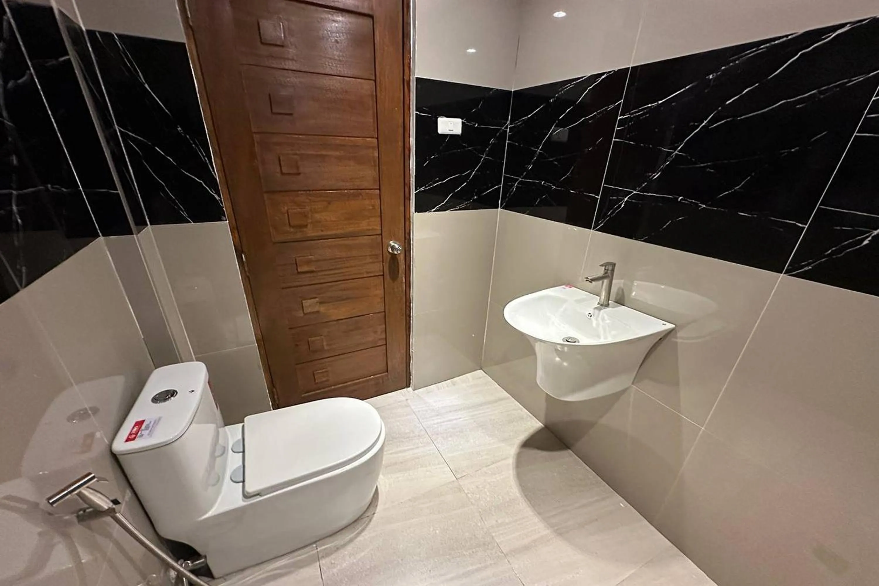 Toilet in White-Beach Hideaway Resort Puerto Galera