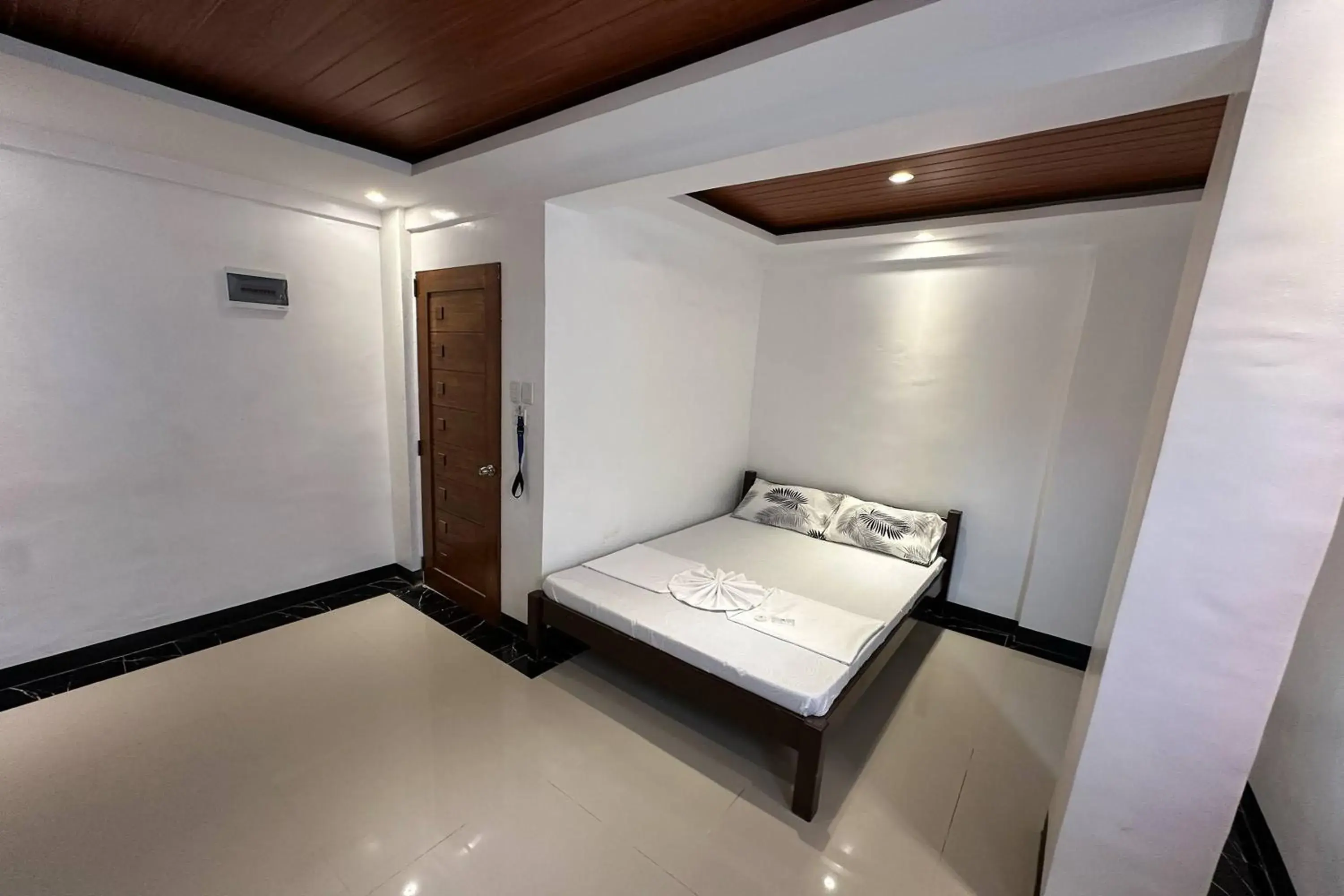 White-Beach Hideaway Resort Puerto Galera White-Beach Hideaway Resort Puerto Galera