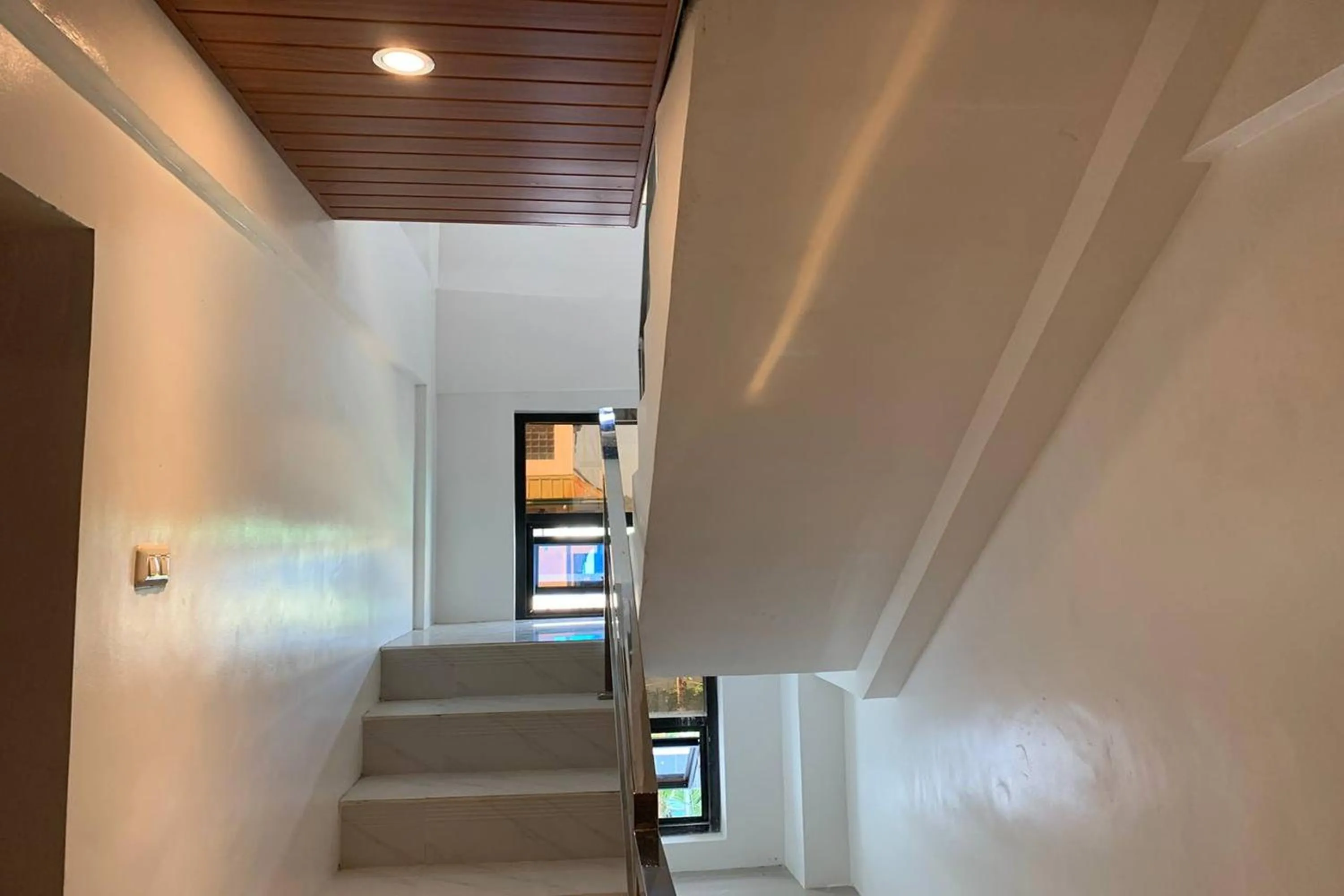 Area and facilities in White-Beach Hideaway Resort Puerto Galera