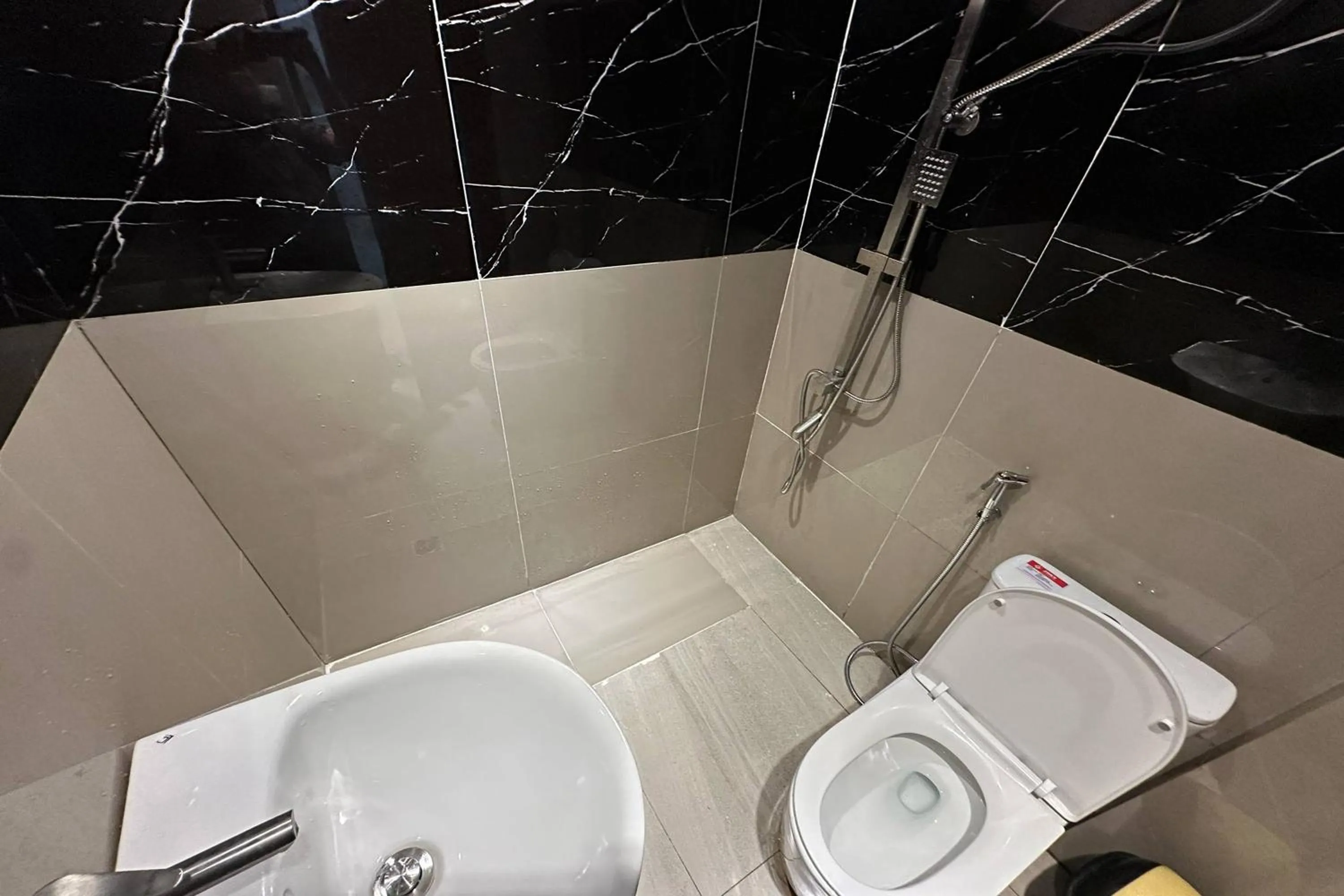 Bathroom in White-Beach Hideaway Resort Puerto Galera