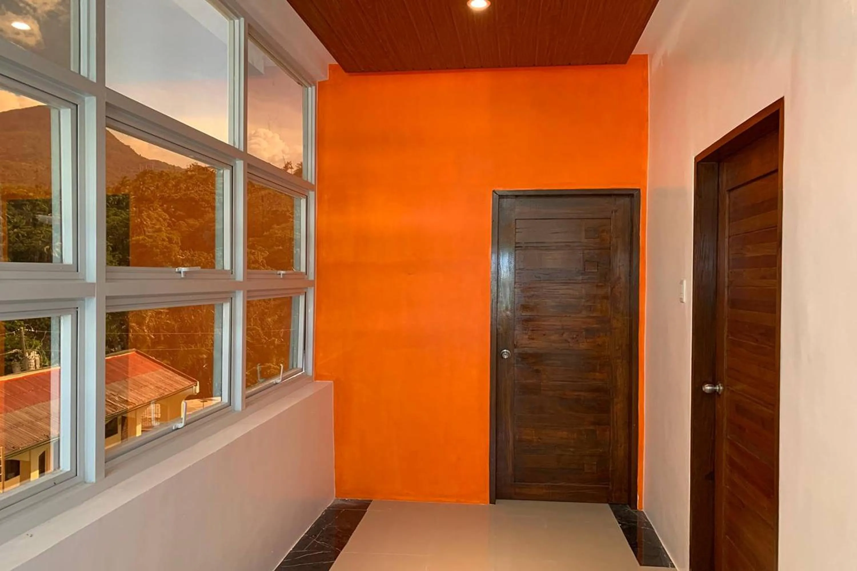 Area and facilities in White-Beach Hideaway Resort Puerto Galera