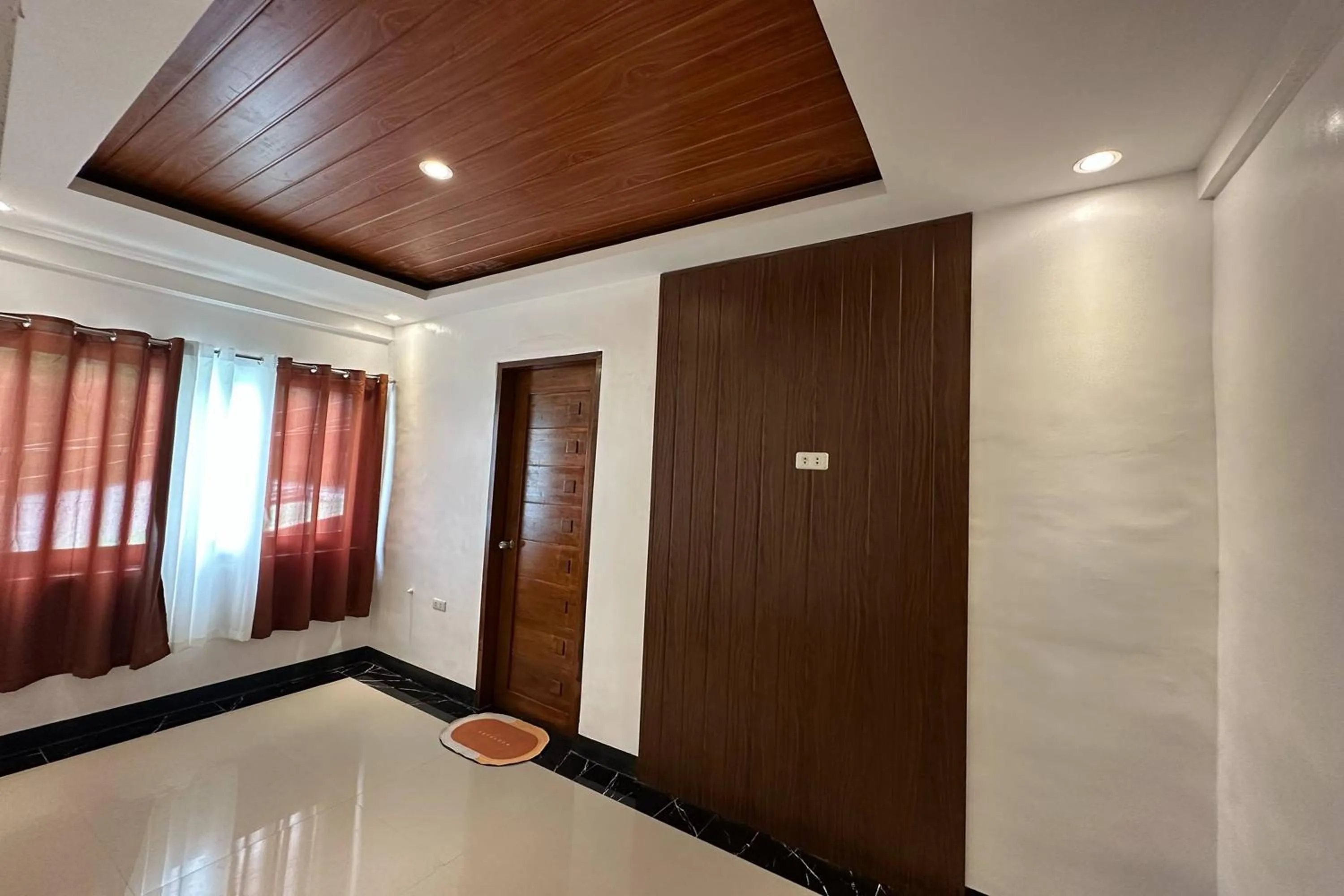 Bed in White-Beach Hideaway Resort Puerto Galera