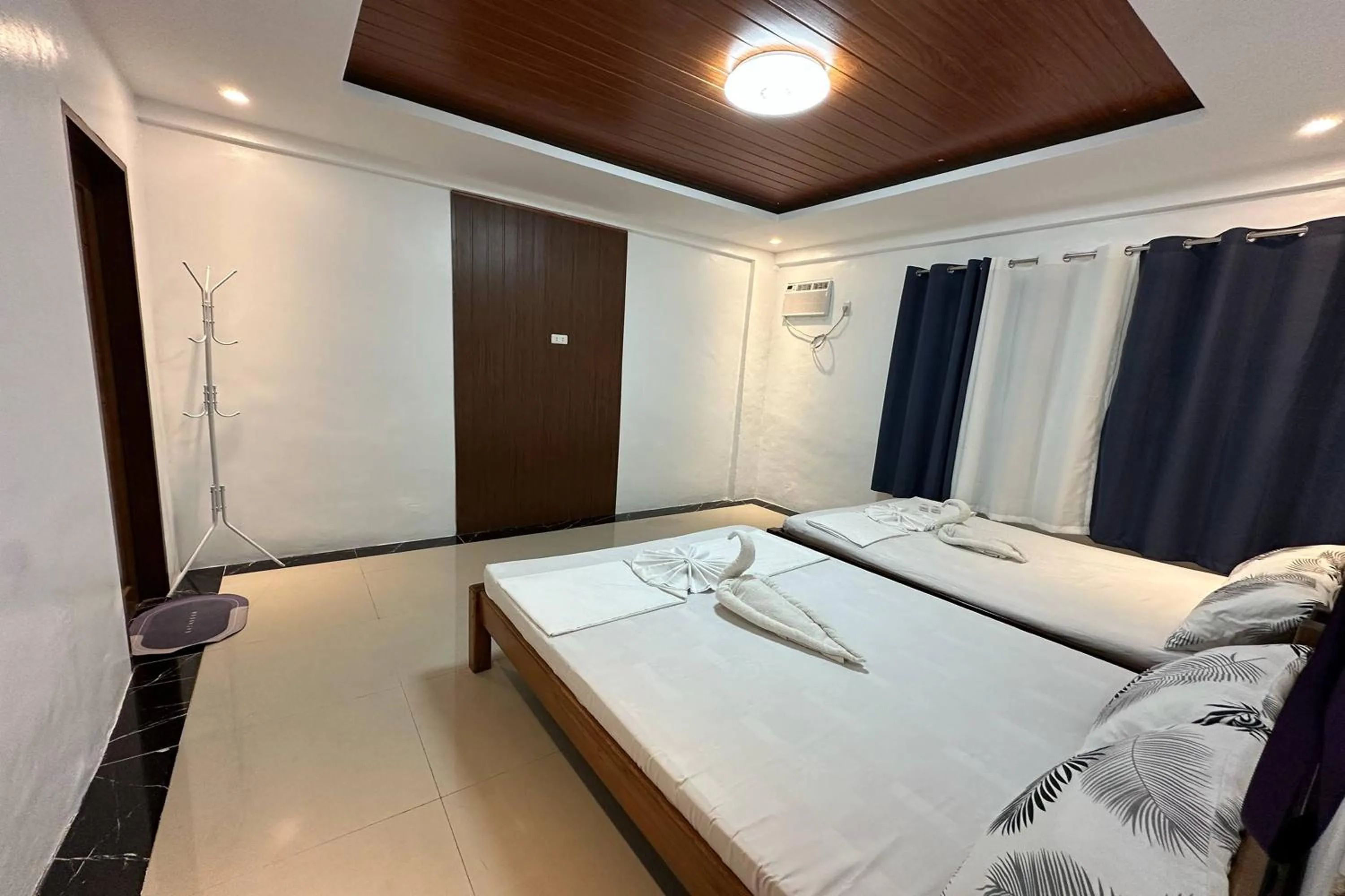 Bed in White-Beach Hideaway Resort Puerto Galera