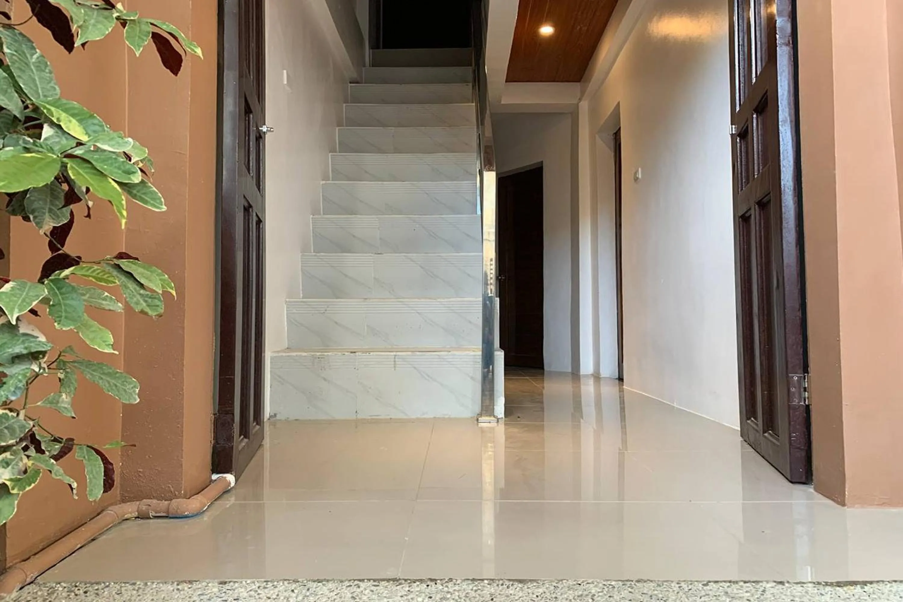 Area and facilities in White-Beach Hideaway Resort Puerto Galera