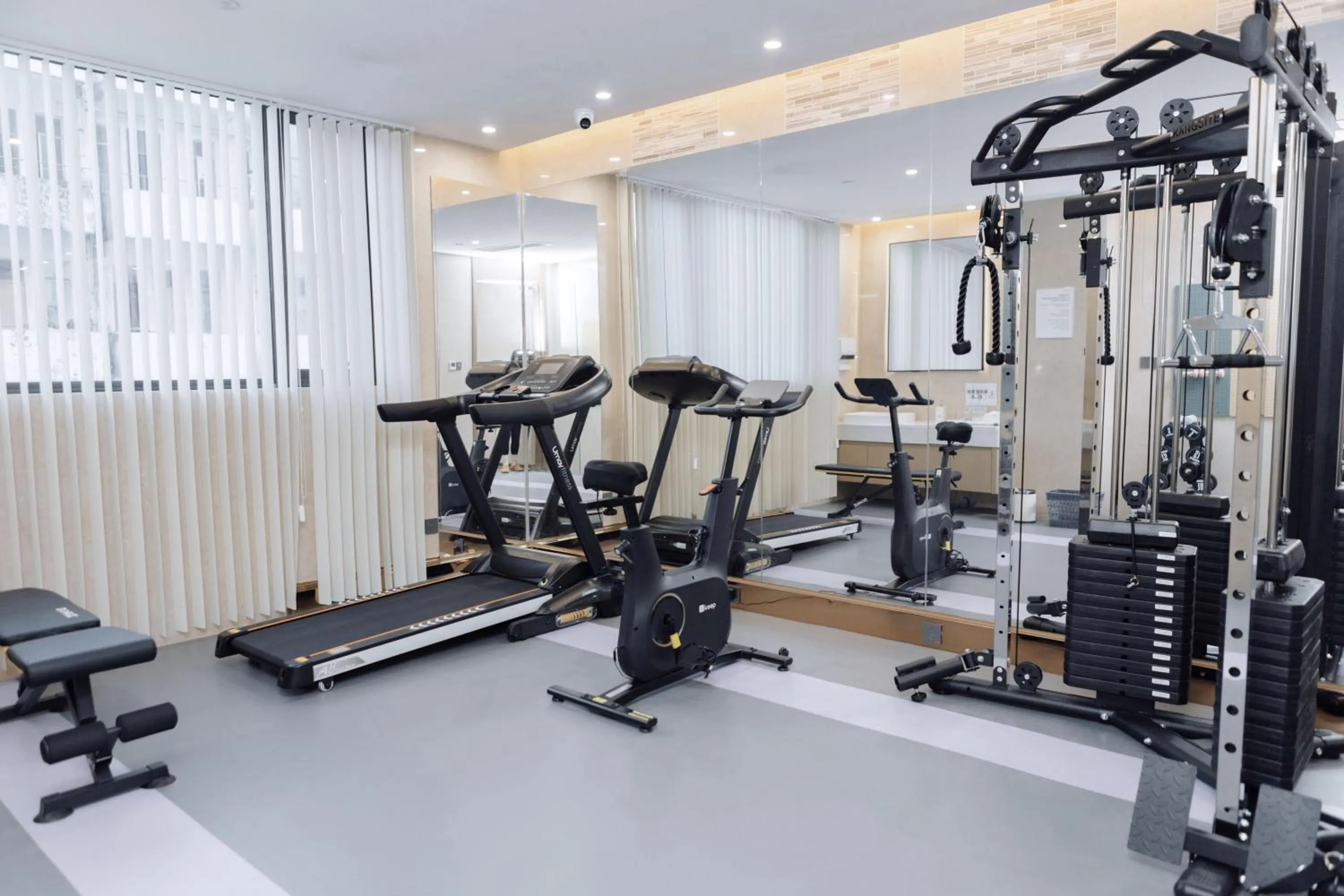 Fitness centre/facilities in Lavande Hotel Dongguan Dongkeng