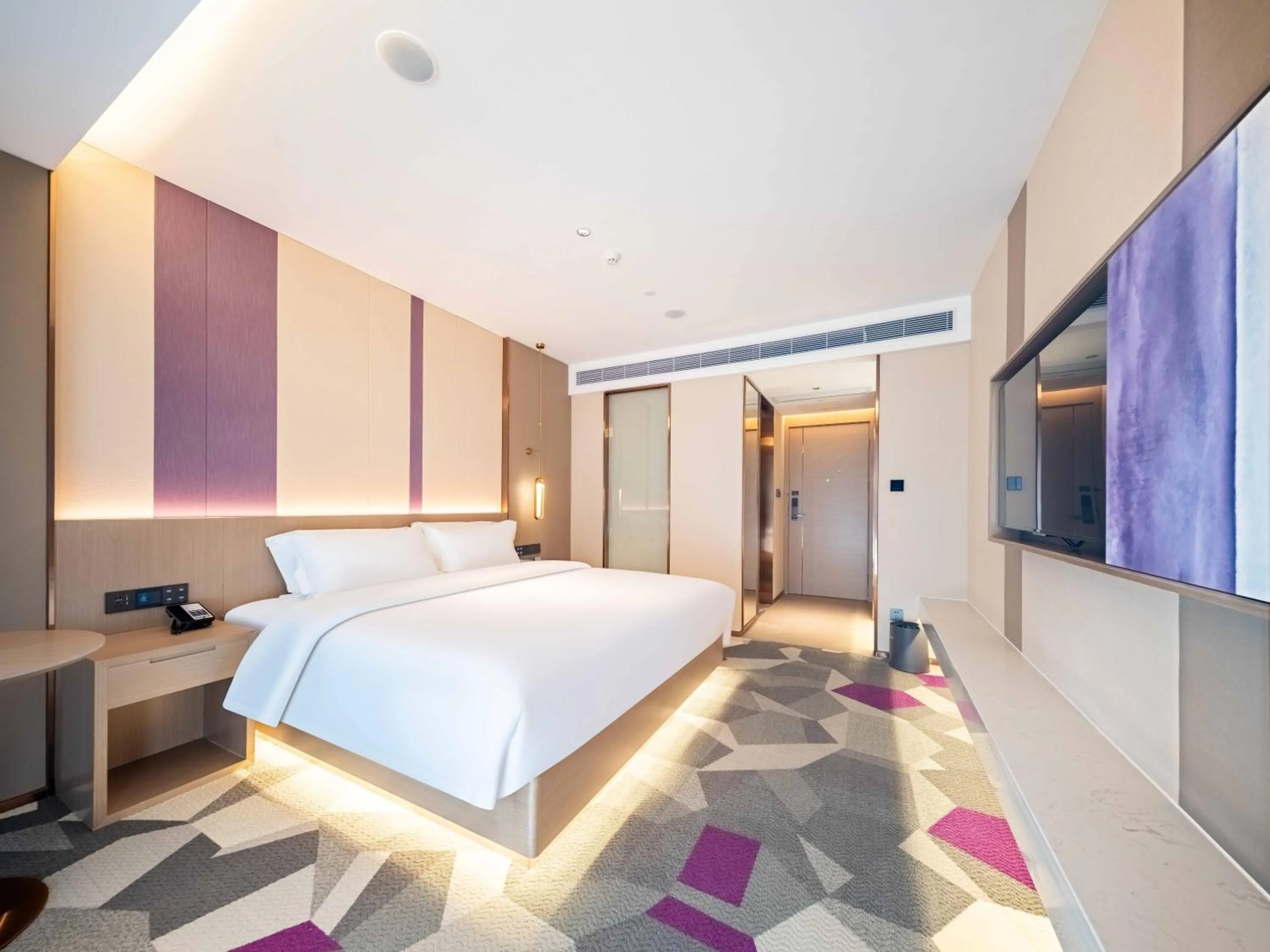 Photo of the whole room, Bed in Lavande Hotel Dongguan Dongkeng