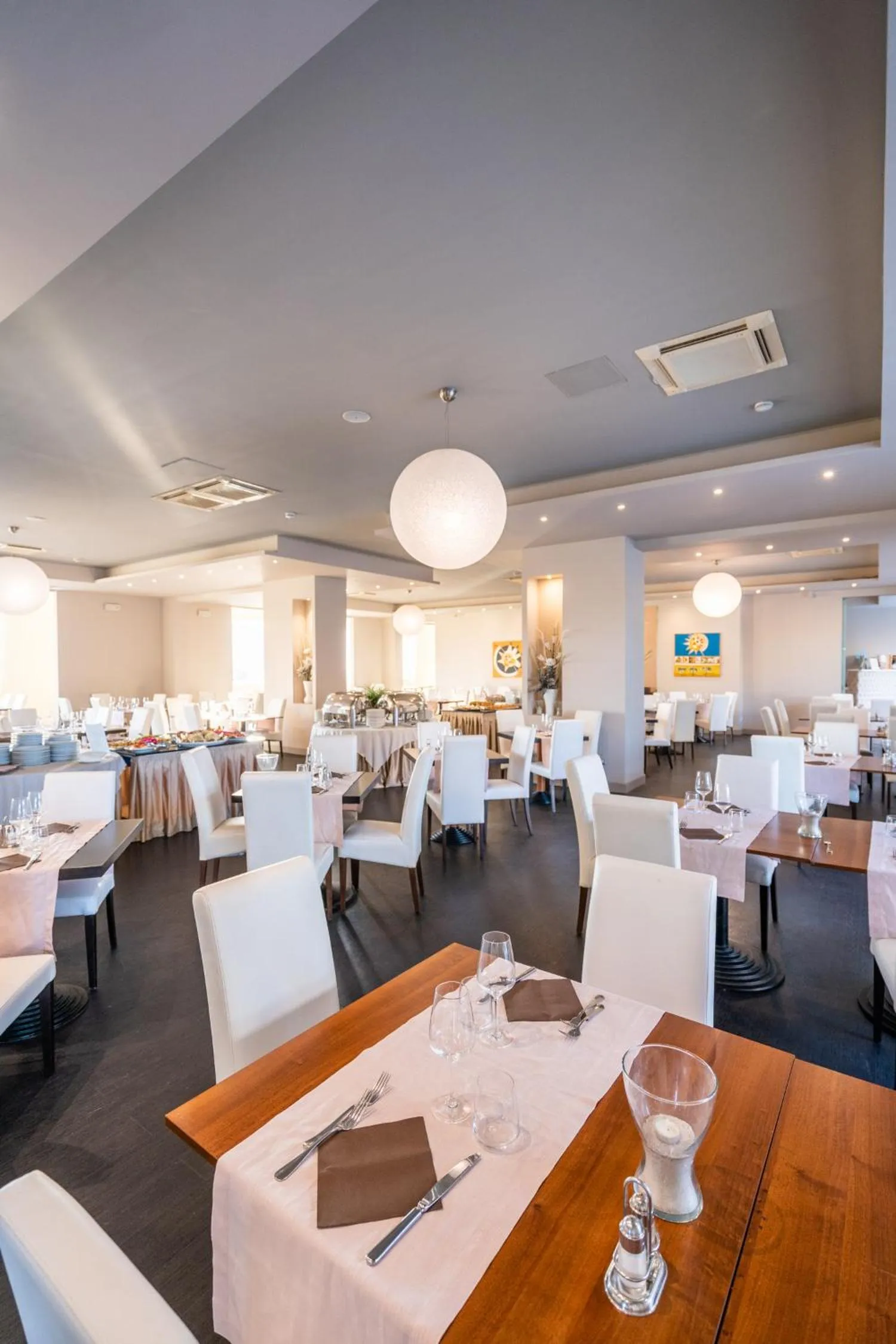 Restaurant/places to eat in Capo Peloro Hotel