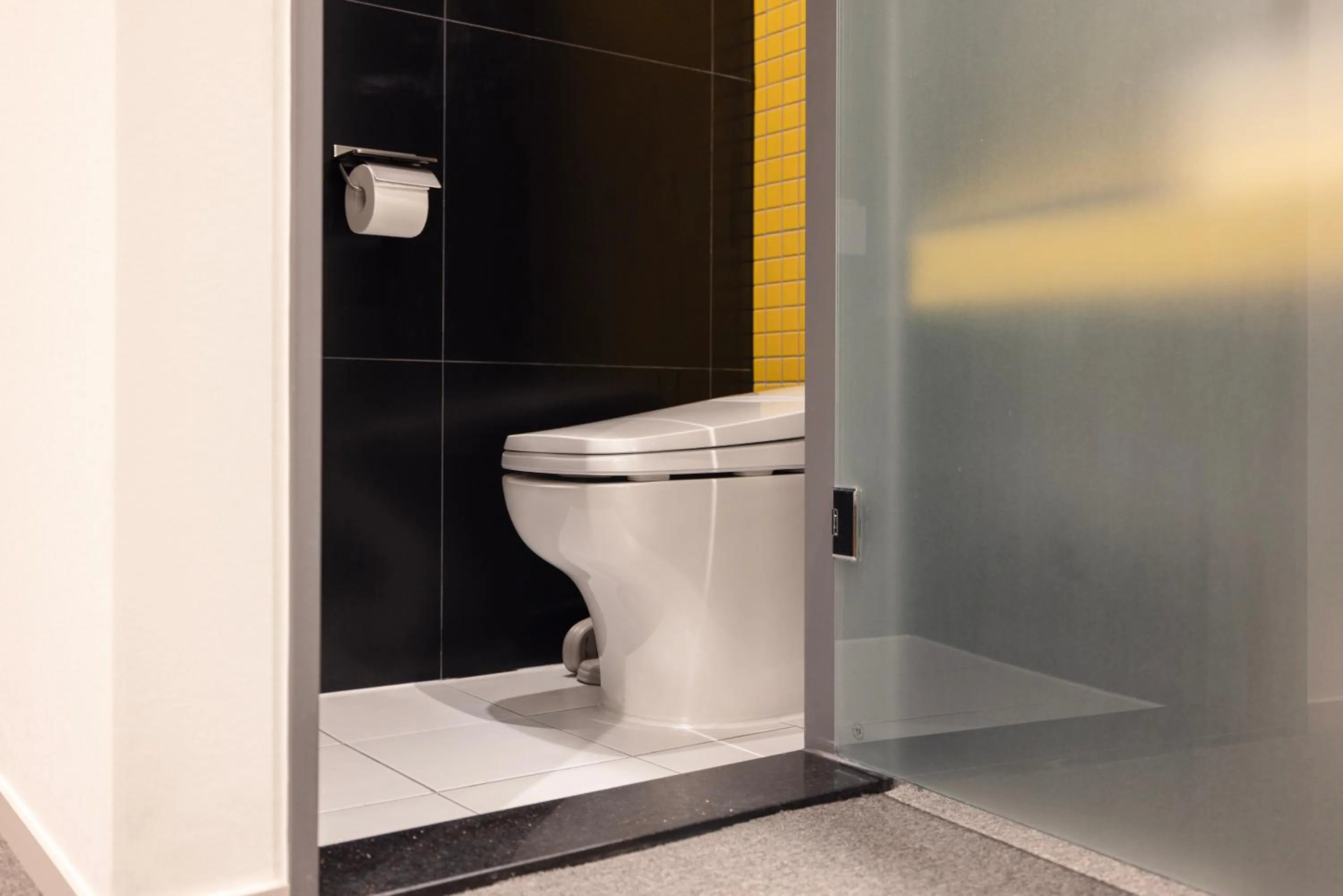 Toilet in Moor Hotel Mokpo By Anook