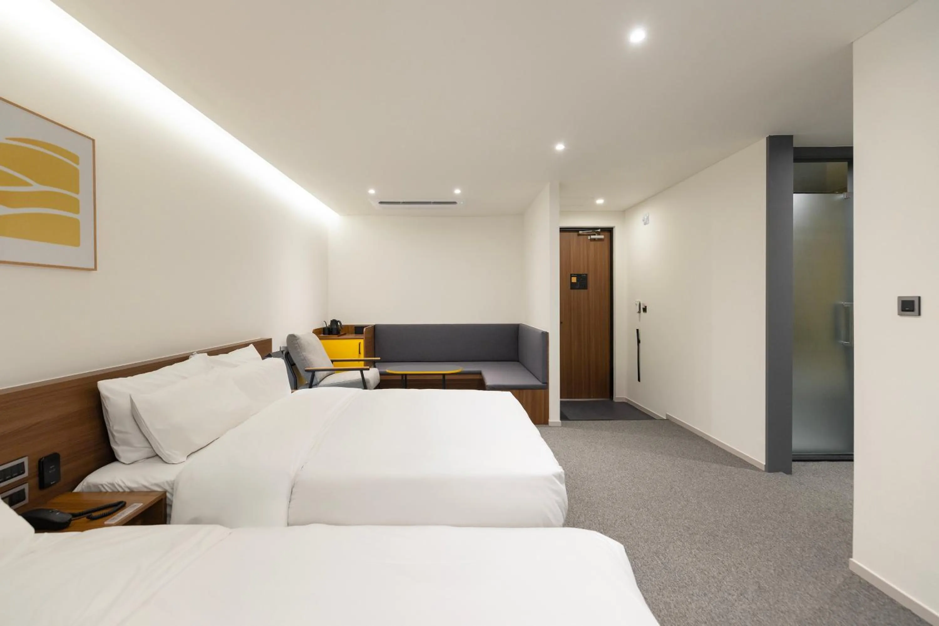 Photo of the whole room, Bed in Moor Hotel Mokpo By Anook