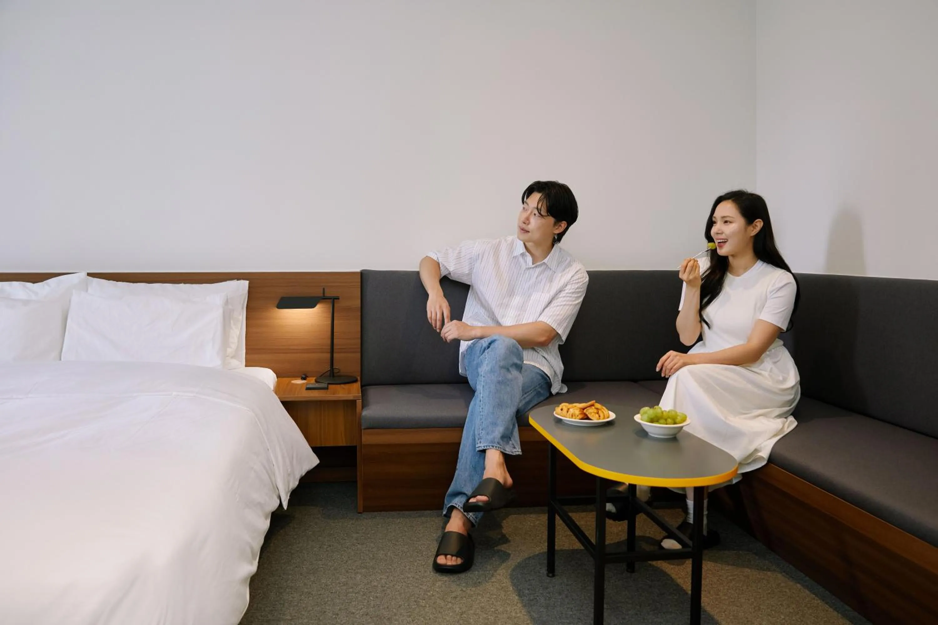 Seating area, Bed in Moor Hotel Mokpo By Anook