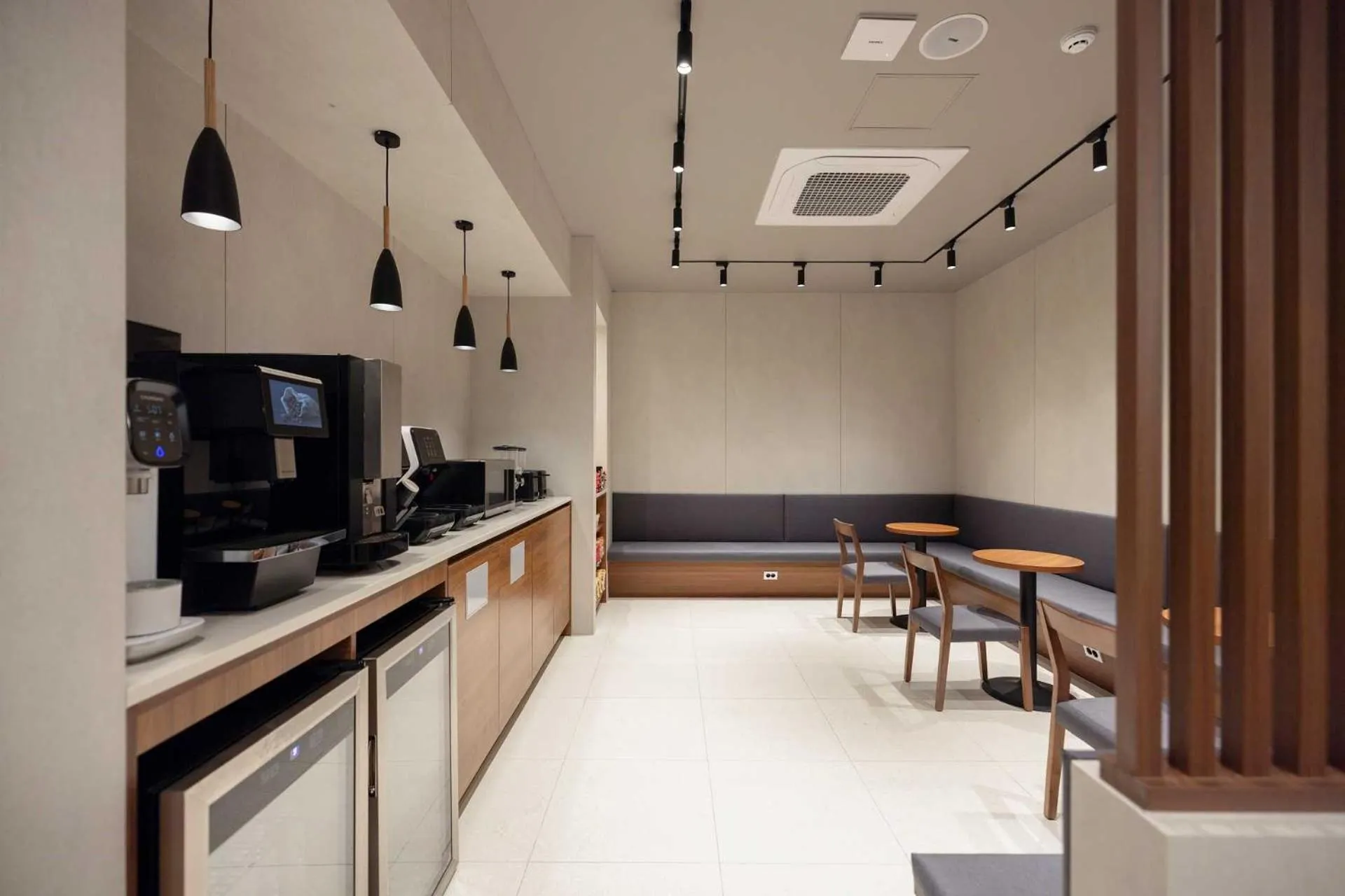 Restaurant/places to eat in Moor Hotel Mokpo By Anook