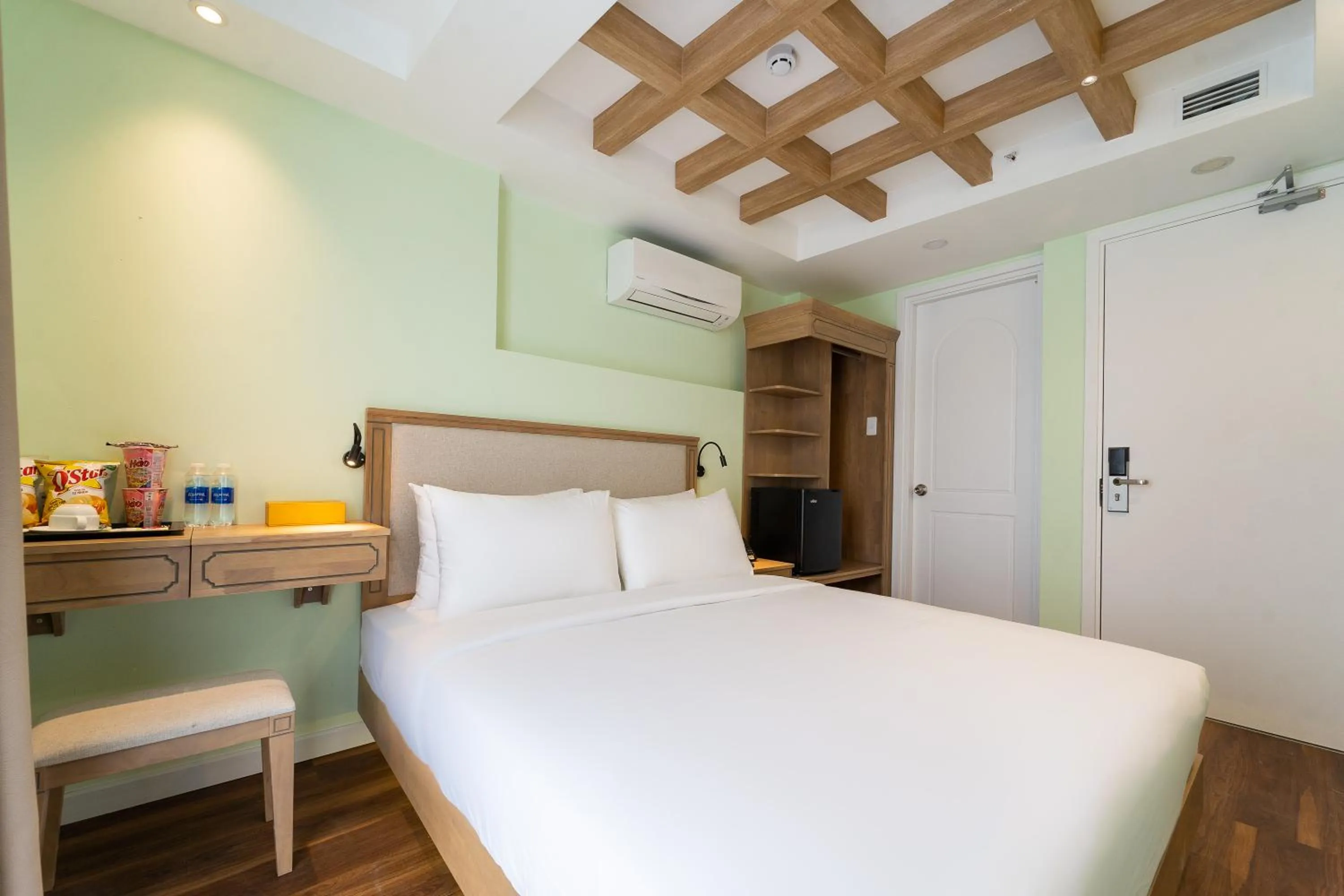 Photo of the whole room, Bed in Nicecy Hotel - Trương Quyền