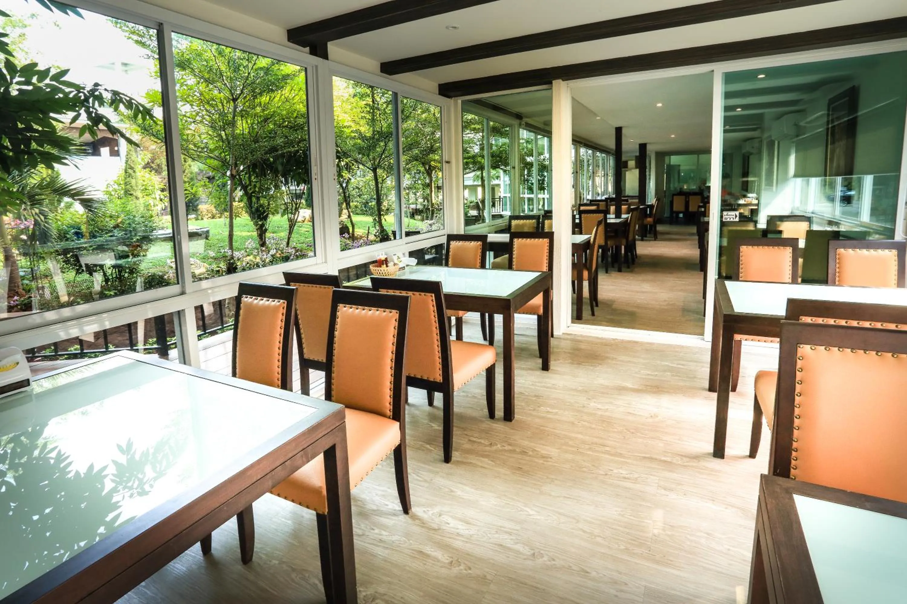 Restaurant/places to eat in The Pino Hotel Pakchong