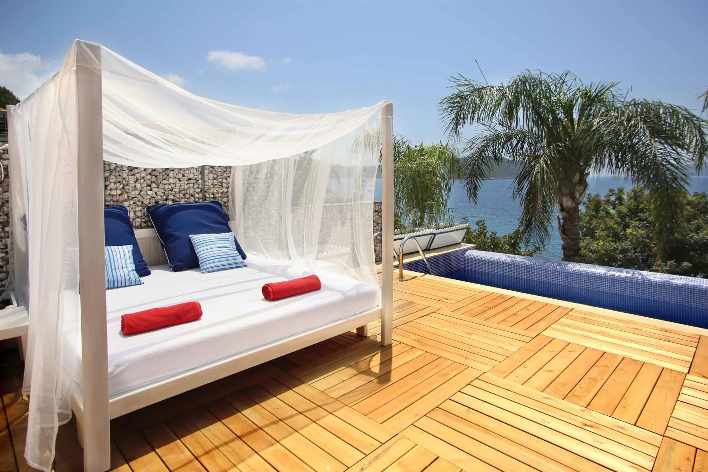 Garden in Nur Beach Hotel