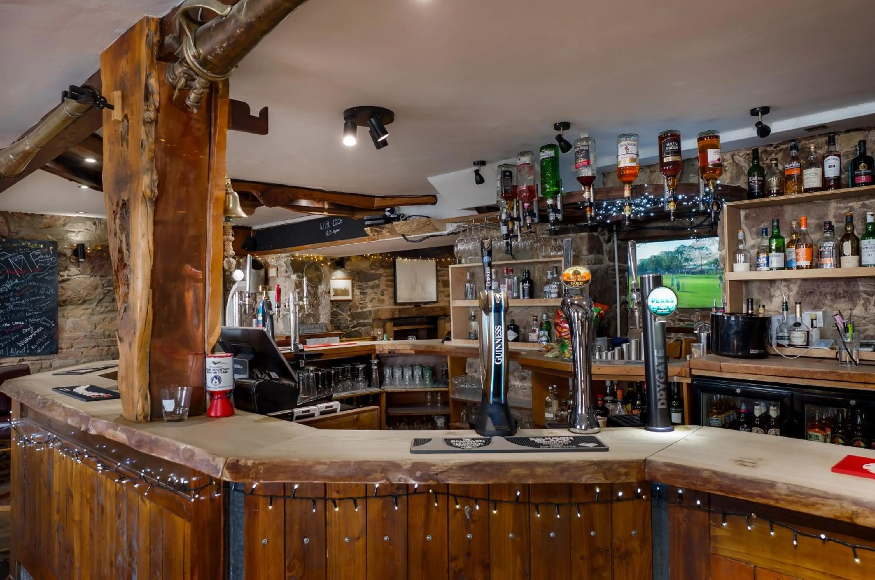 Lounge or bar in Oyster Inn Connel