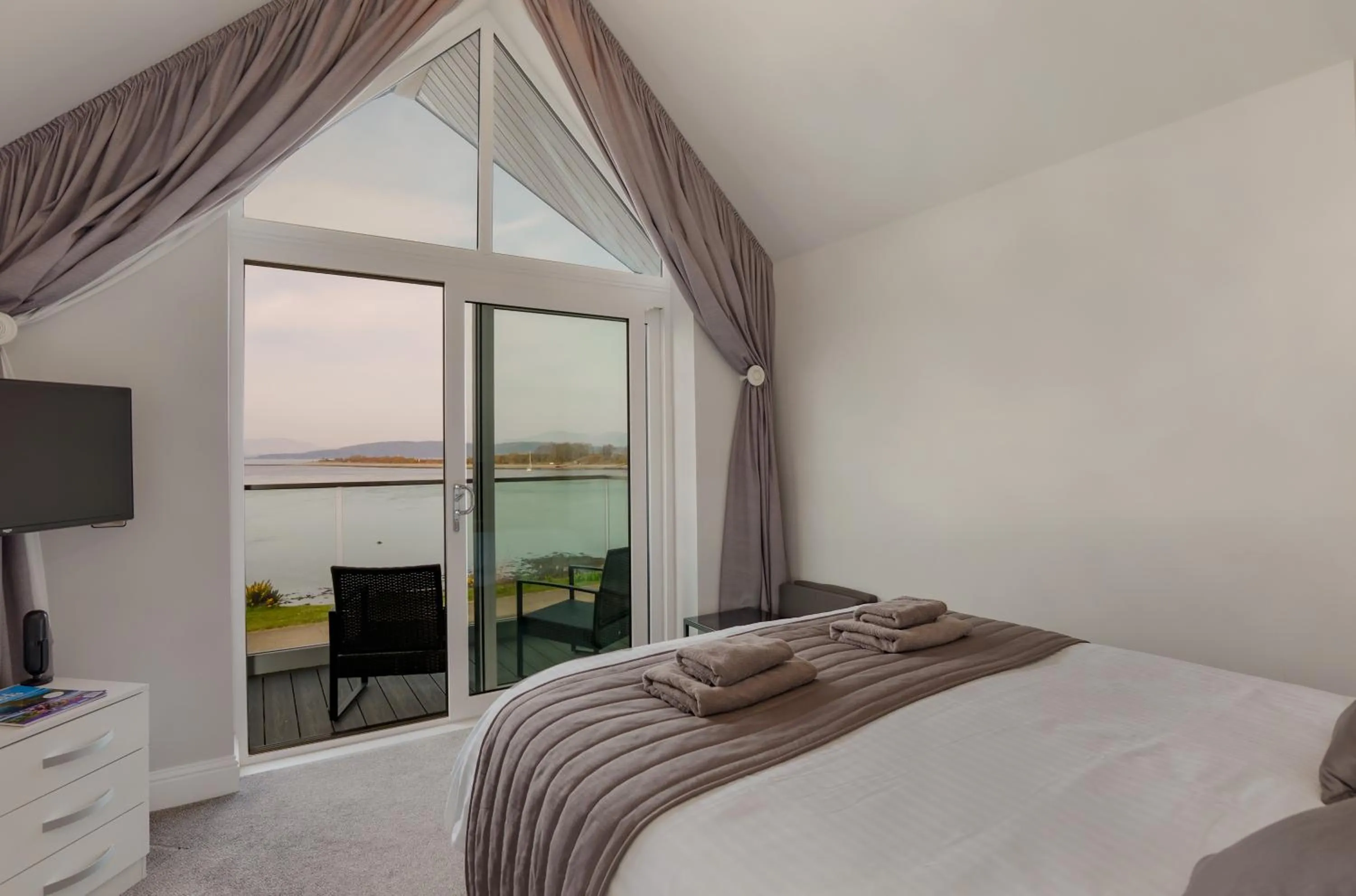 Bed in Oyster Inn Connel