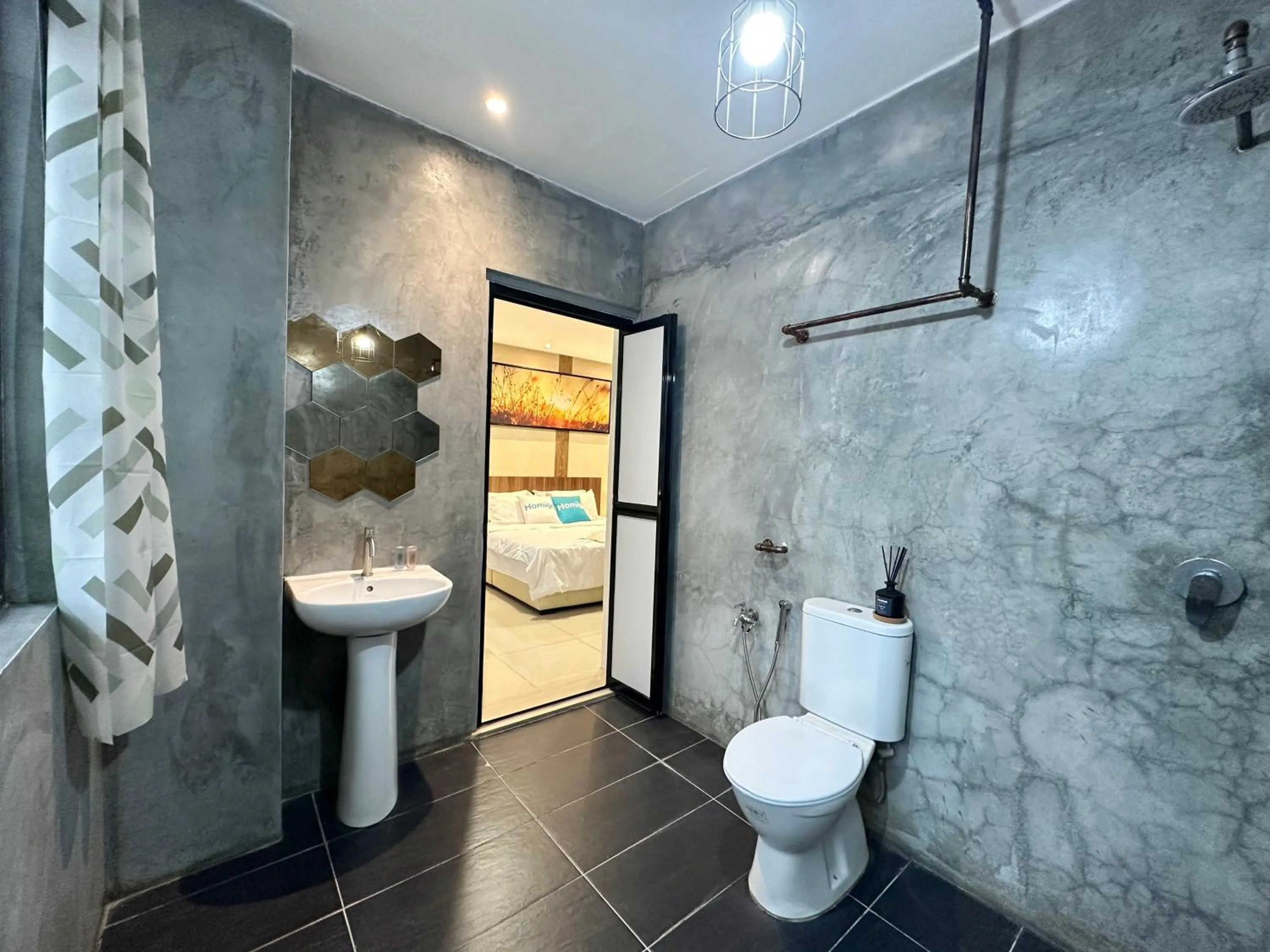 Shower in Homigo - PWTC