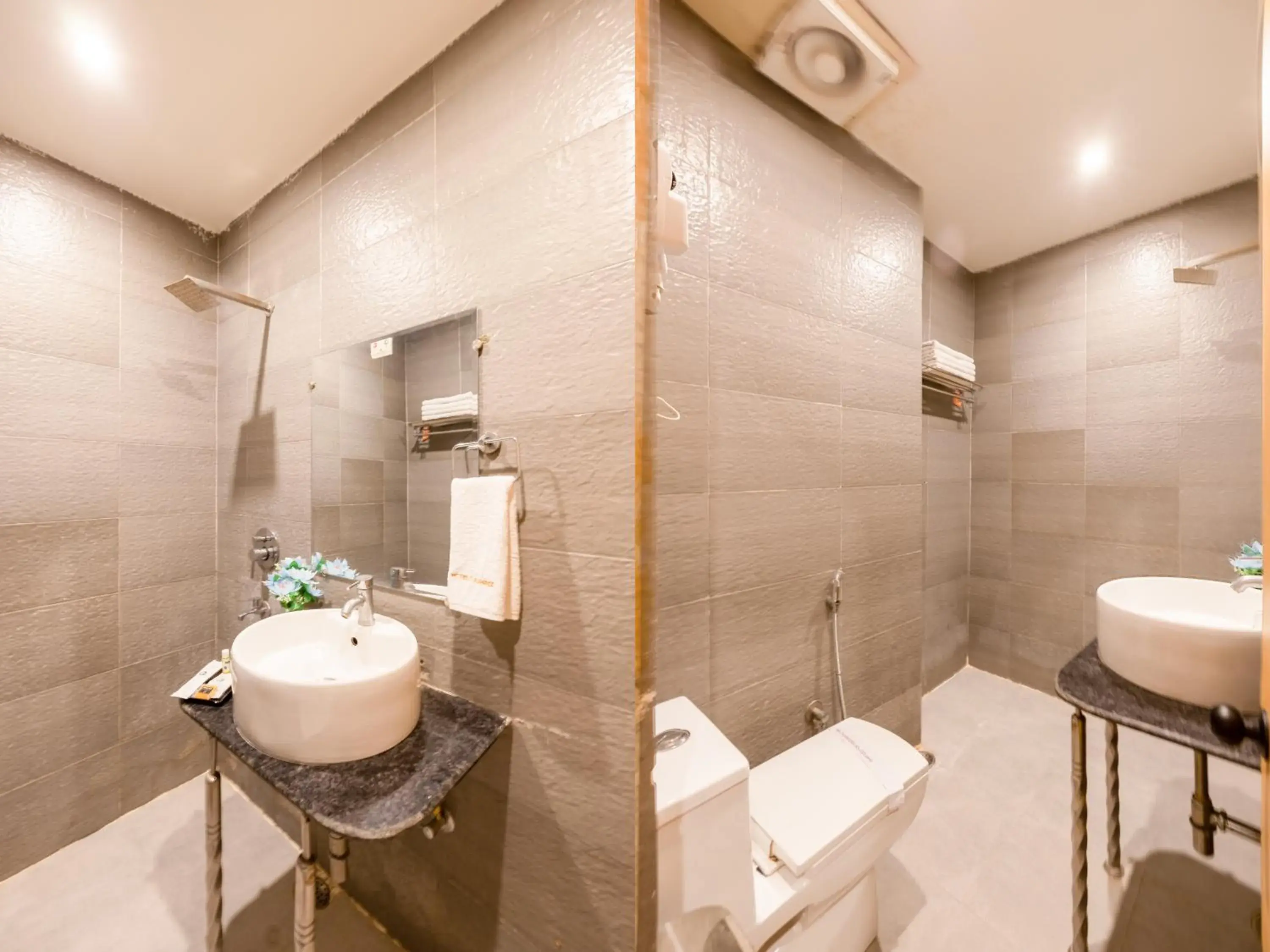 Airport Hotel Tashree Near Yashobhoomi - Free Airport Drop Airport Hotel Tashree Near Yashobhoomi - Free Airport Drop